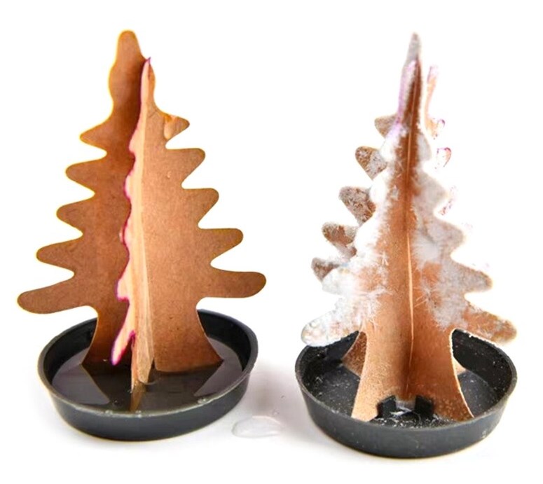 MAGICZNA CHOINKA POKRYWAJĄCA SIĘ SZRONEM ŚNIEGIEM