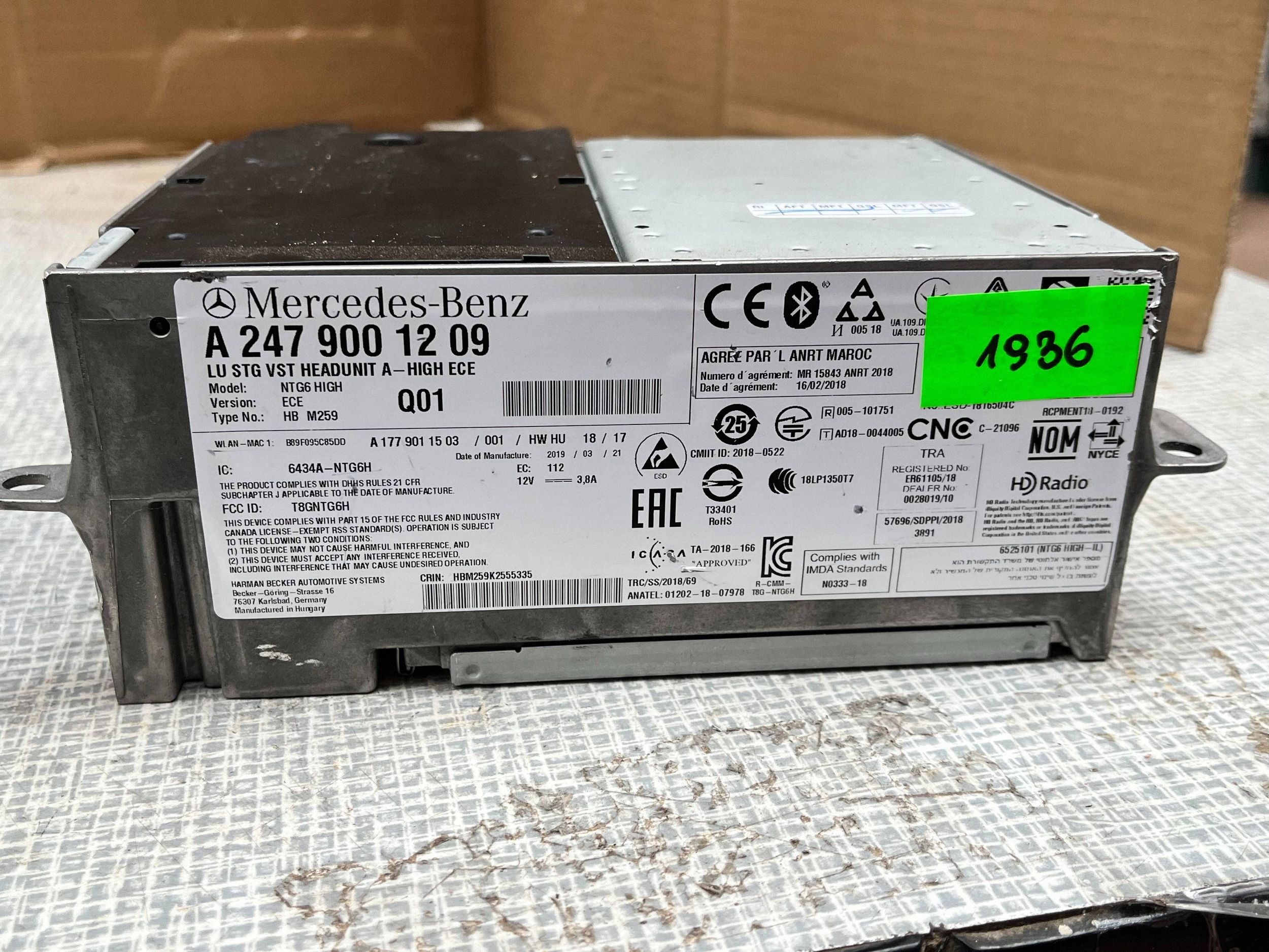 MERCEDES HEADUNIT RADIO NAVI + code 2479001209 A2479001209 @M