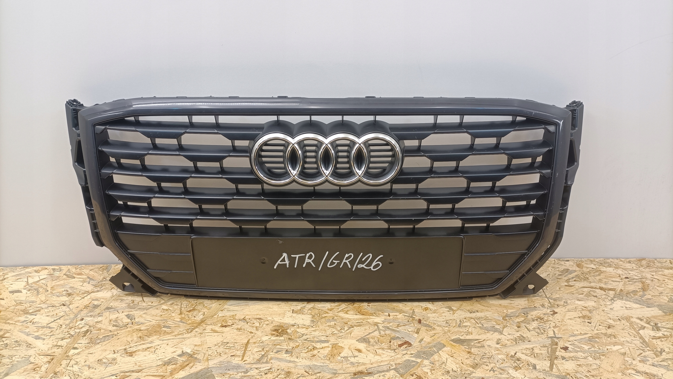 Audi Q2 Kühlergrill FRONTGRILL Kühlergitter 81A8536510G - Thumbnail 1