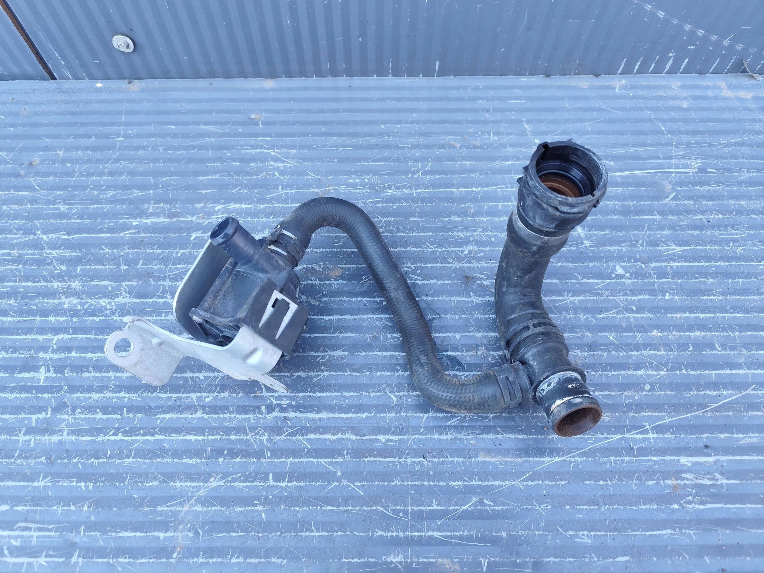 PORSCHE MACAN 95B LIFT water pump 06H121601M
