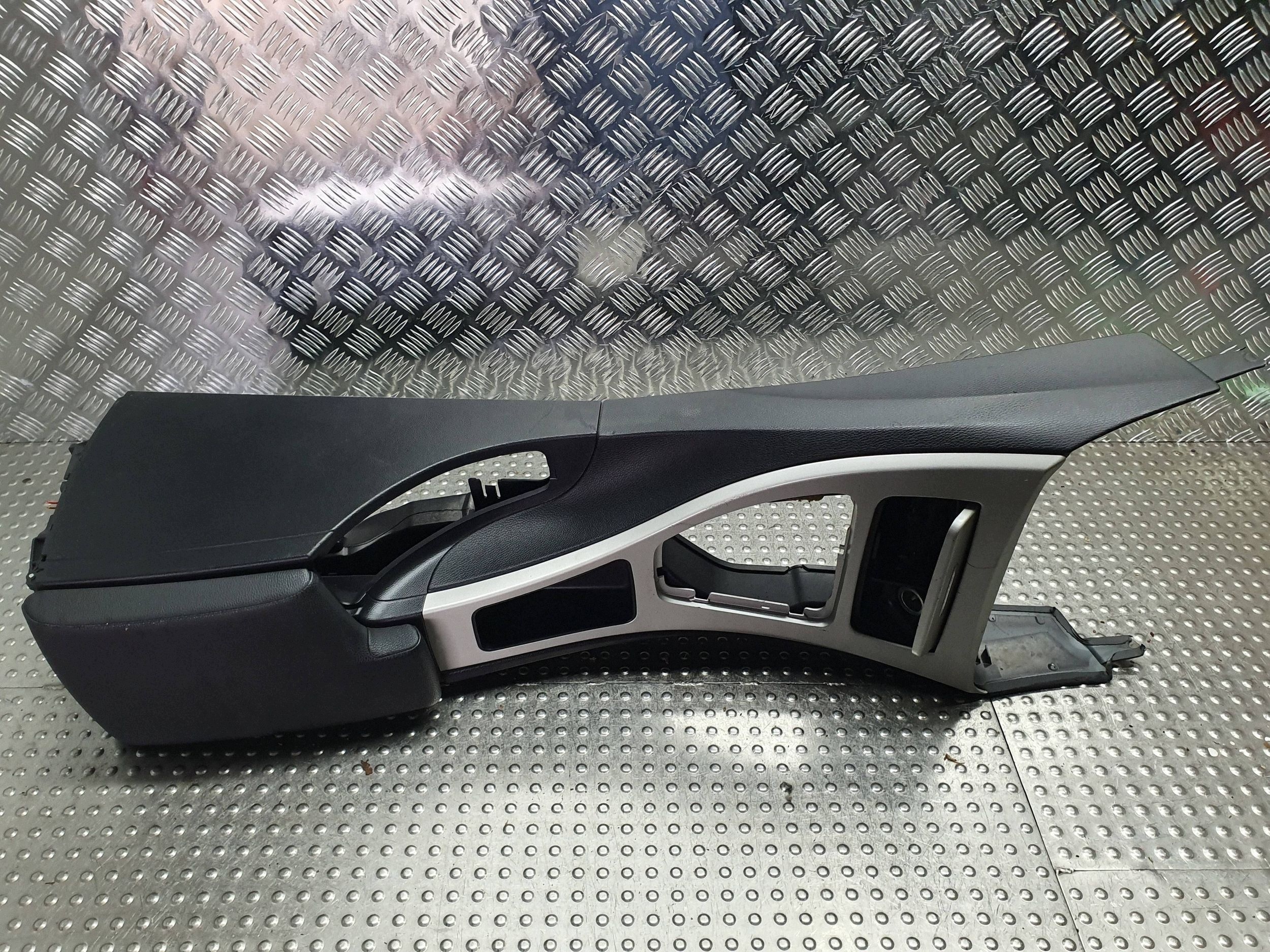 TUNEL central armrest 9153269 BMW 3 E90 E91 E92