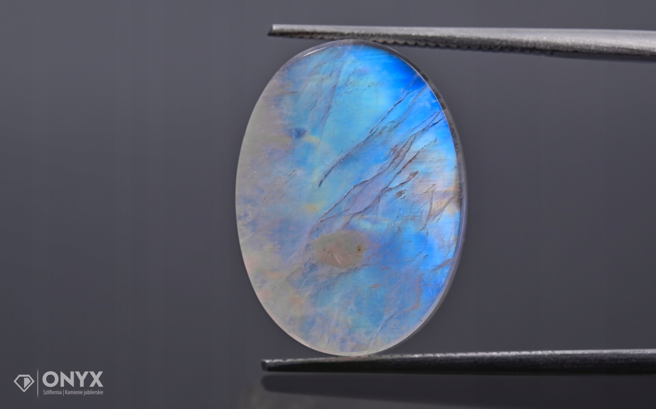 Měsíční kámen mělký ovál 18x13 mm