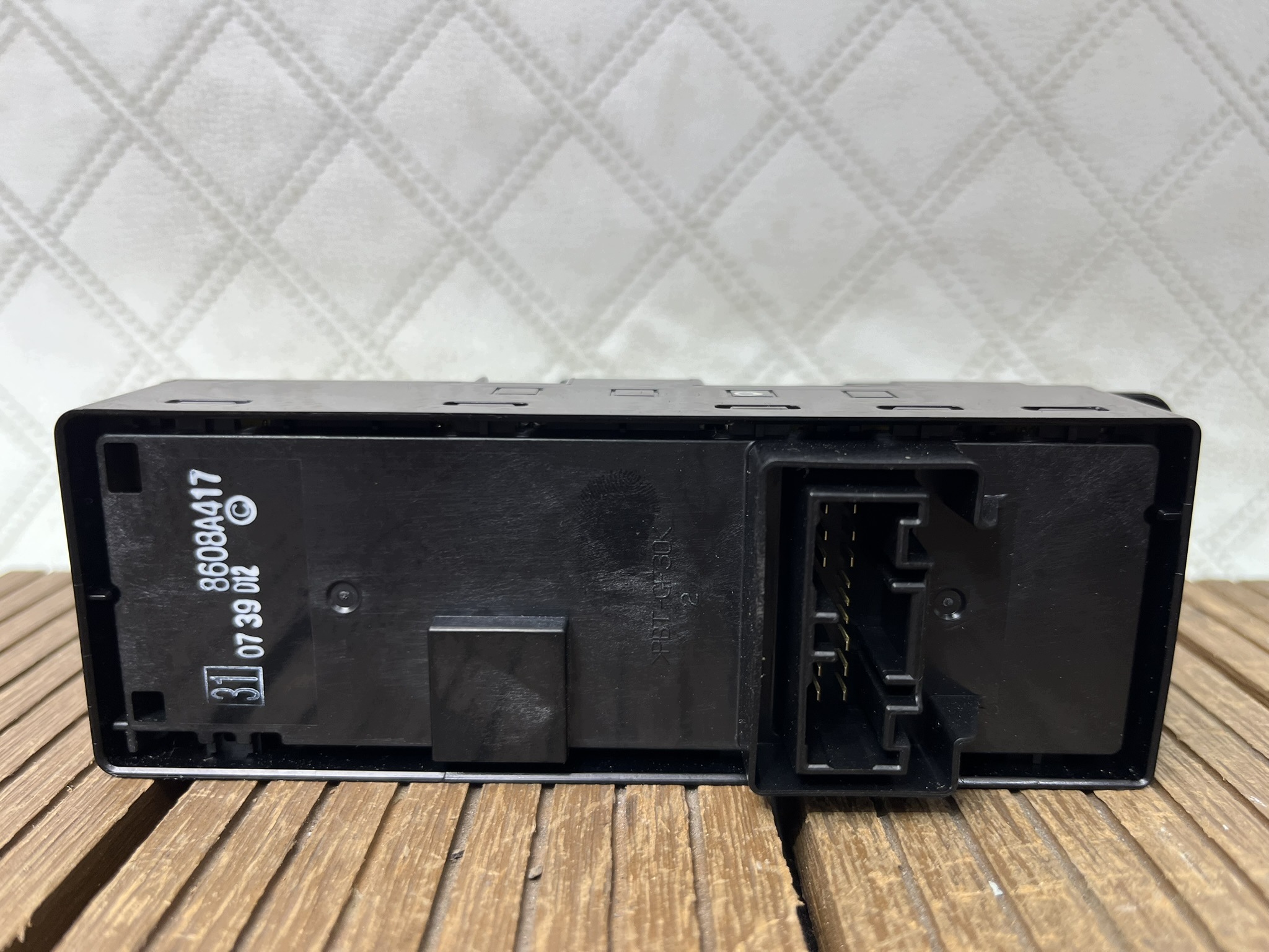 MITSUBISHI OUTLANDER III 16-22 PANEL opening control switch of the window 8608A417