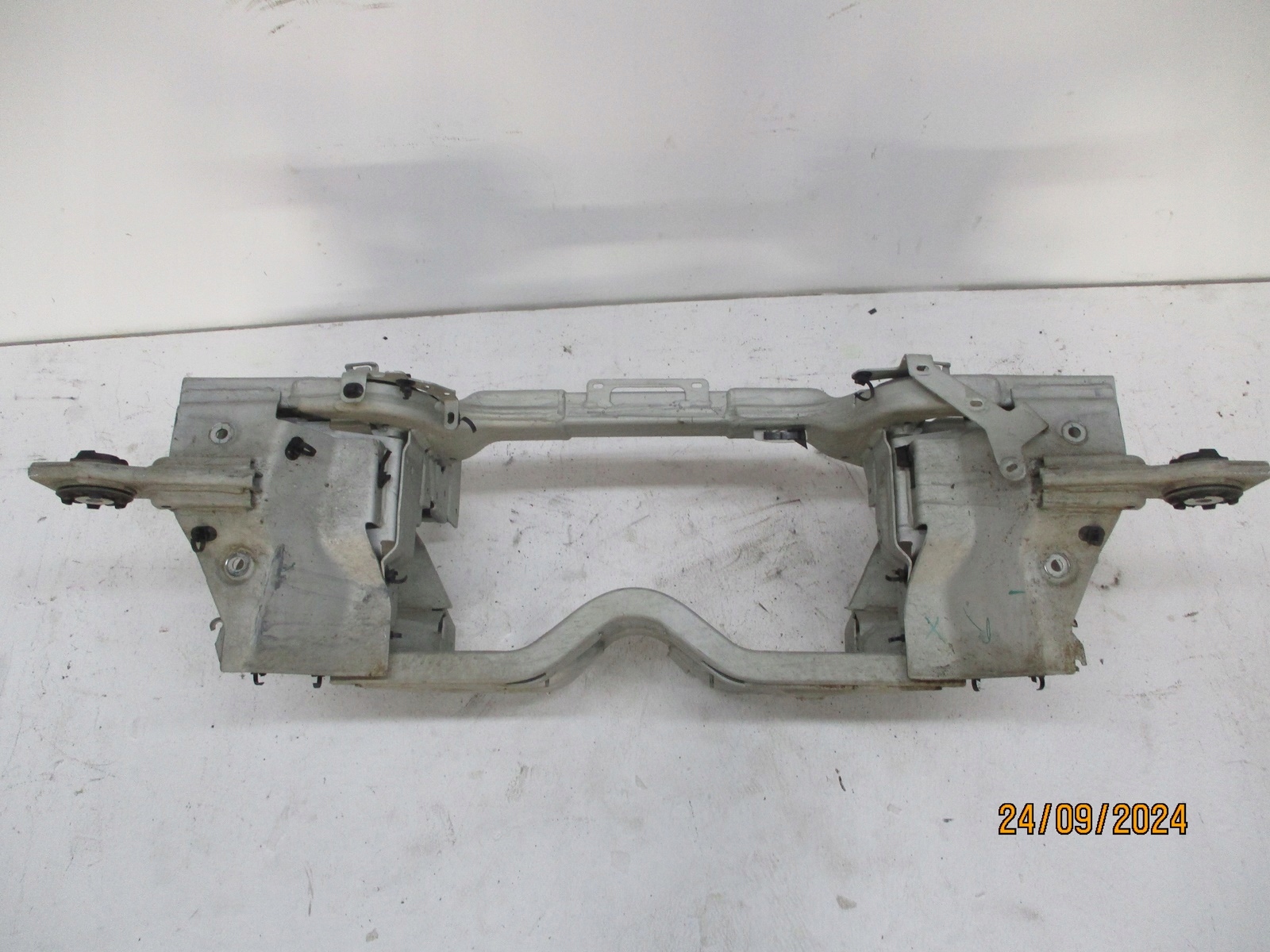 axle beam subframe axle beam rear part CITROEN DS7 4X4 9849786080
