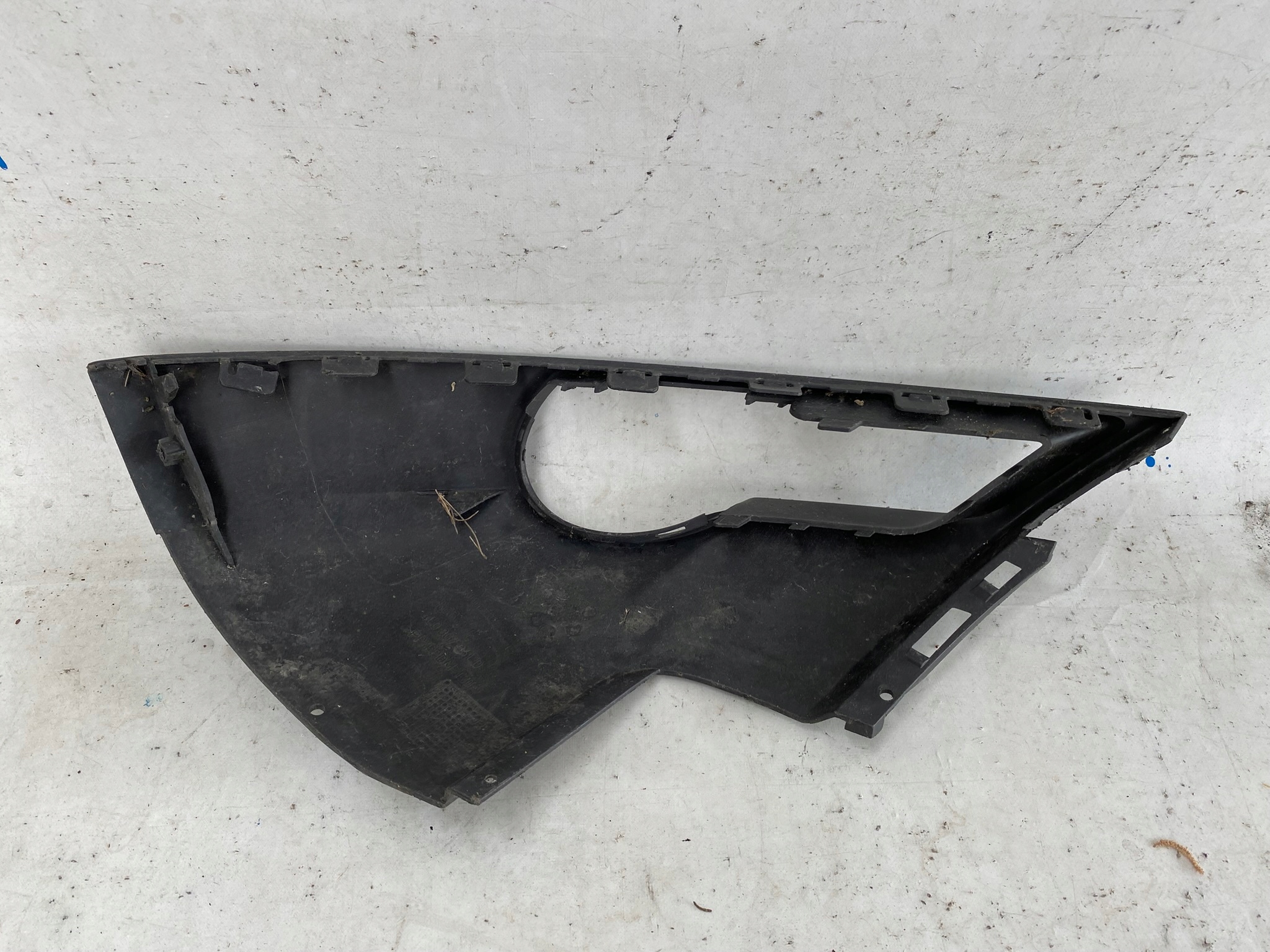 AUDI Q7 4L grid moulding corner spoiler of a bumper left front 4L0807061D