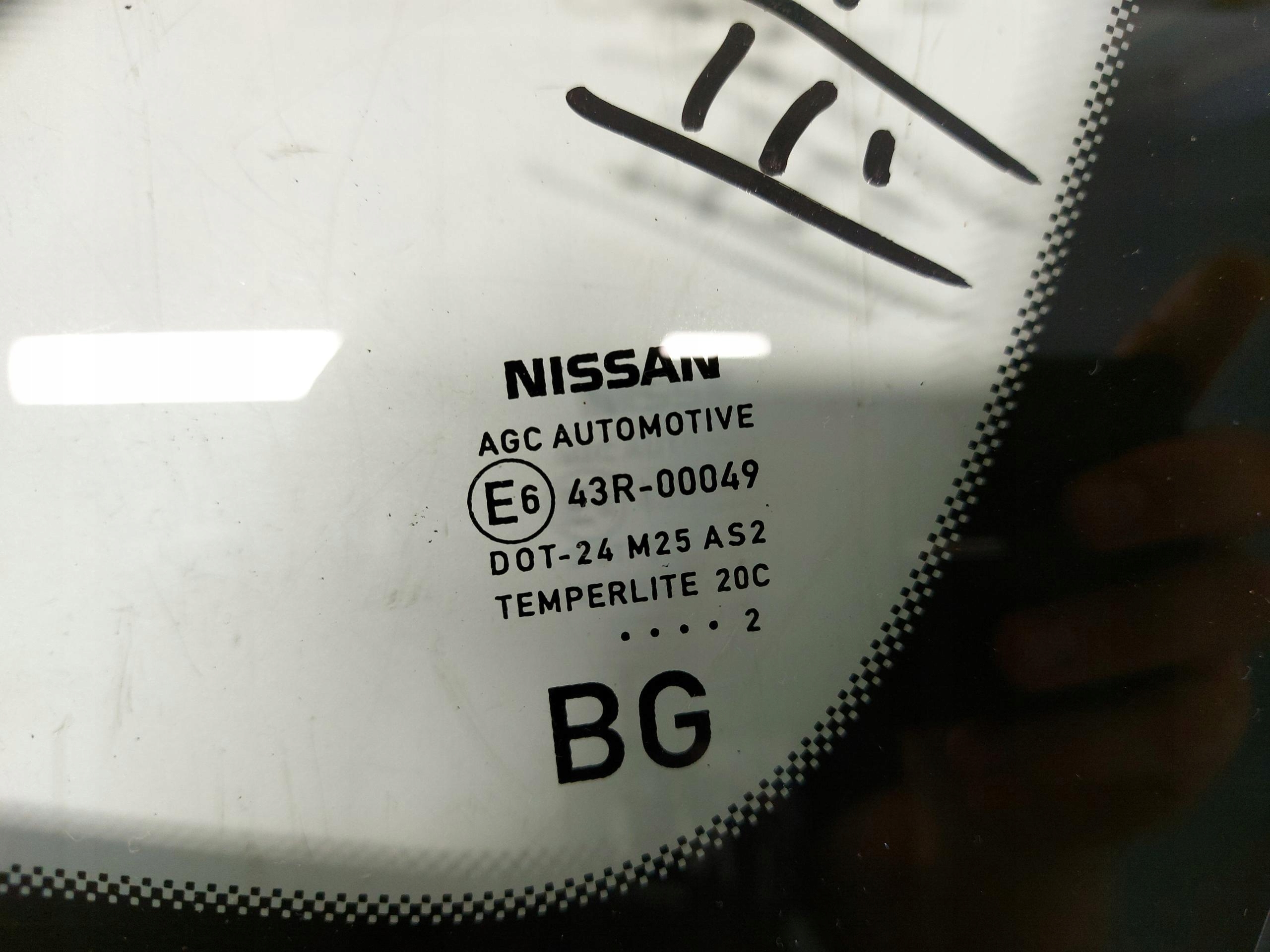 Nissan Qashqai J12 window bodywork right rear part