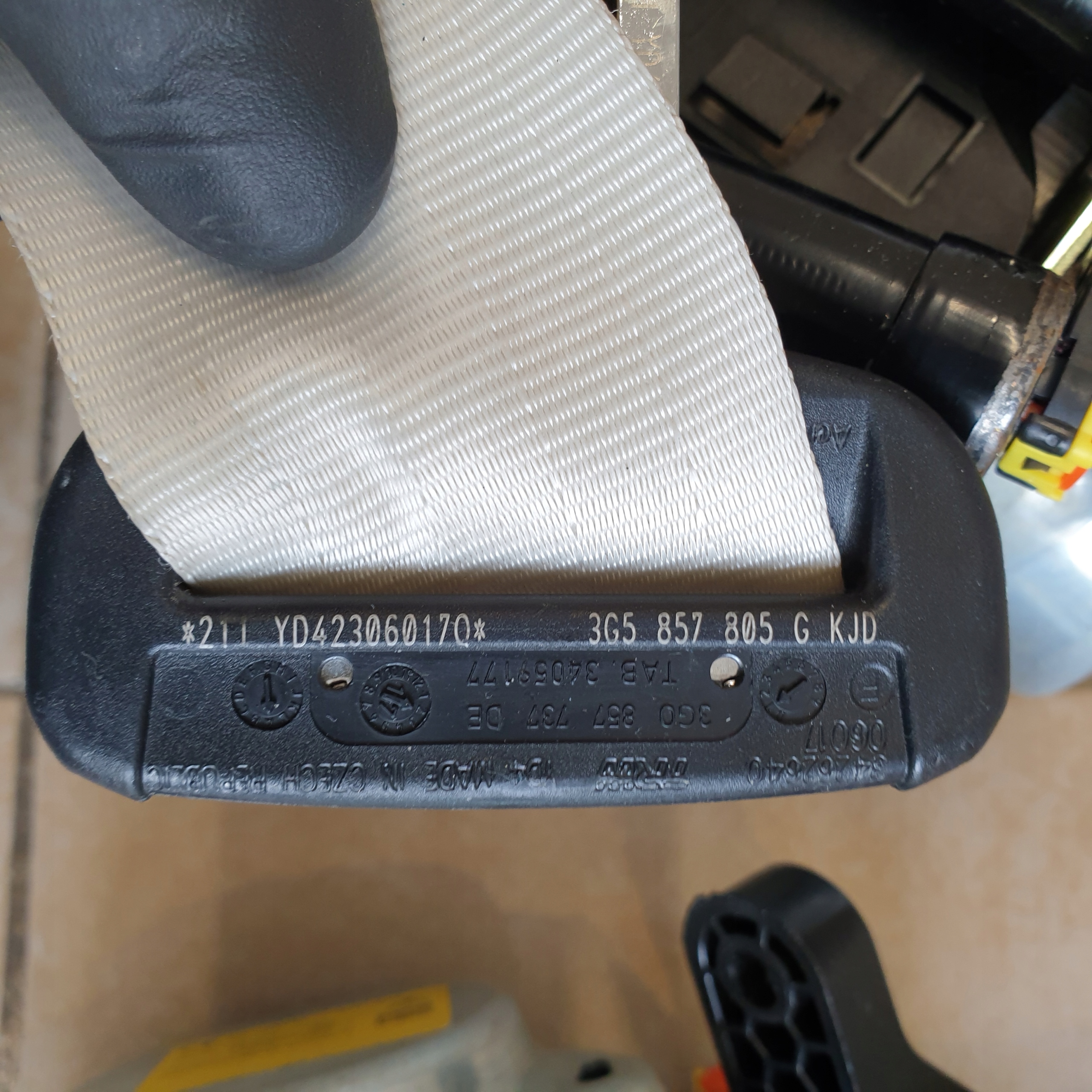 Gurten Sicherheits Spanner heck hinten VW PASSAT B8 Sedan OE EU
