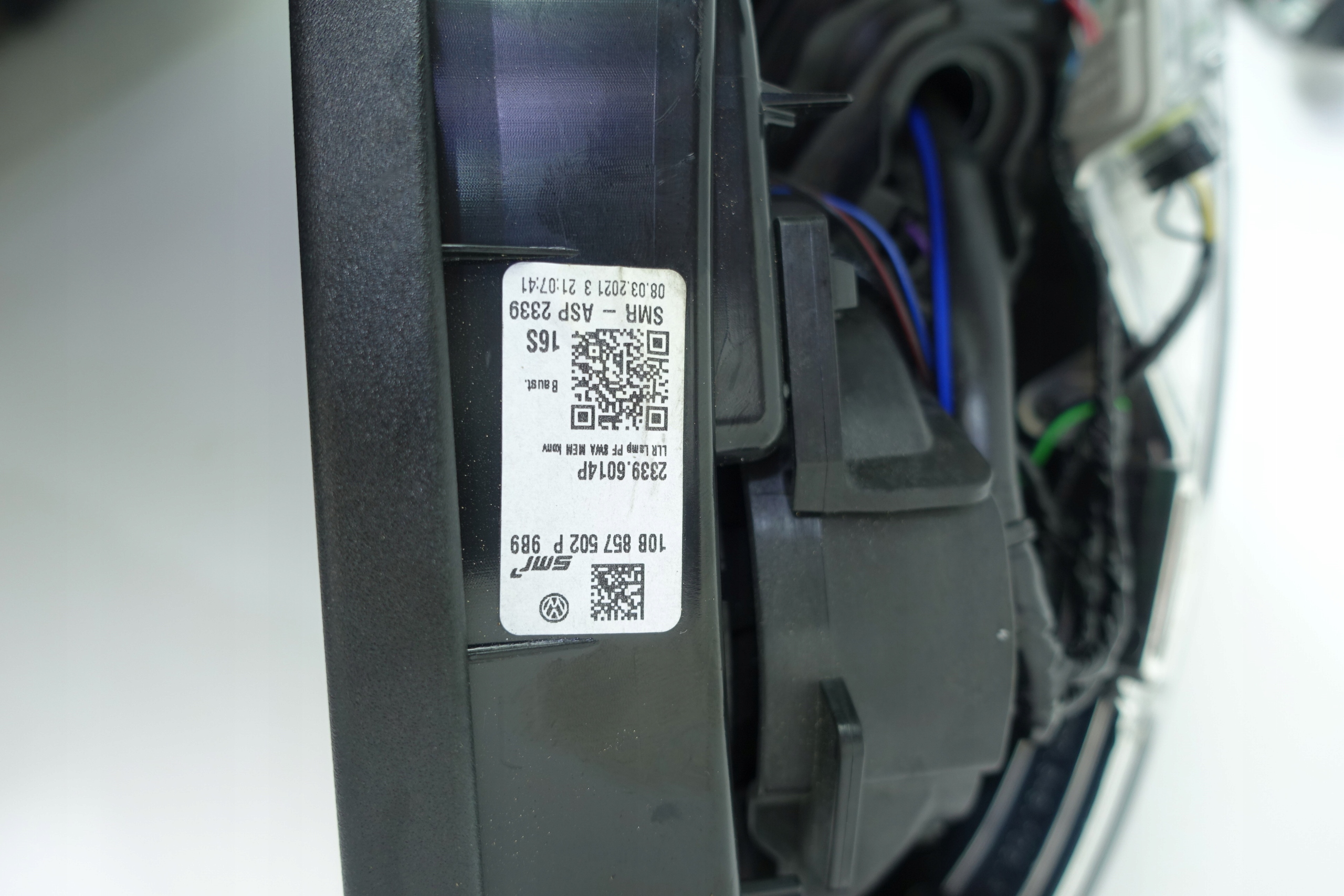 LUSTERKO PRAWE VW ID.3 13+3 PIN KAMERA 10B857502P Producent części Volkswagen OE