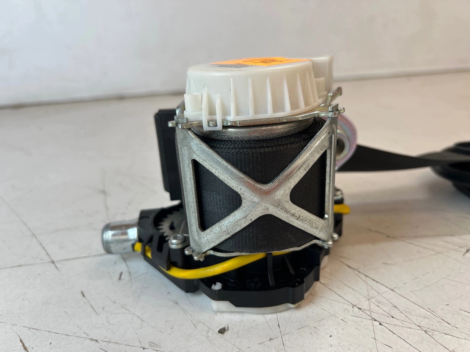 tension belt safety front front left Volkswagen Tiguan and 2010r