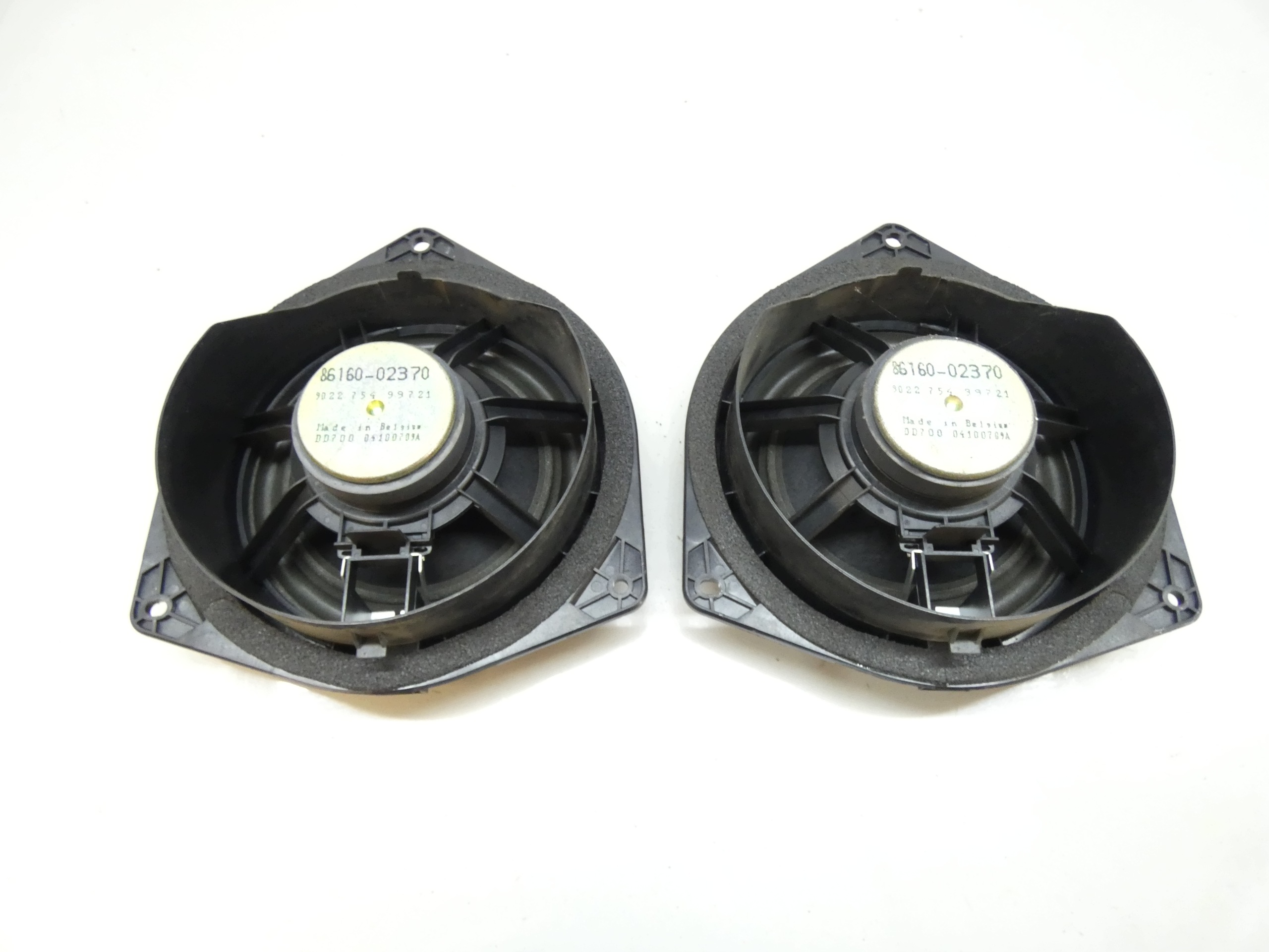 speaker door front TOYOTA AVENSIS T25 03-09 86160-02370