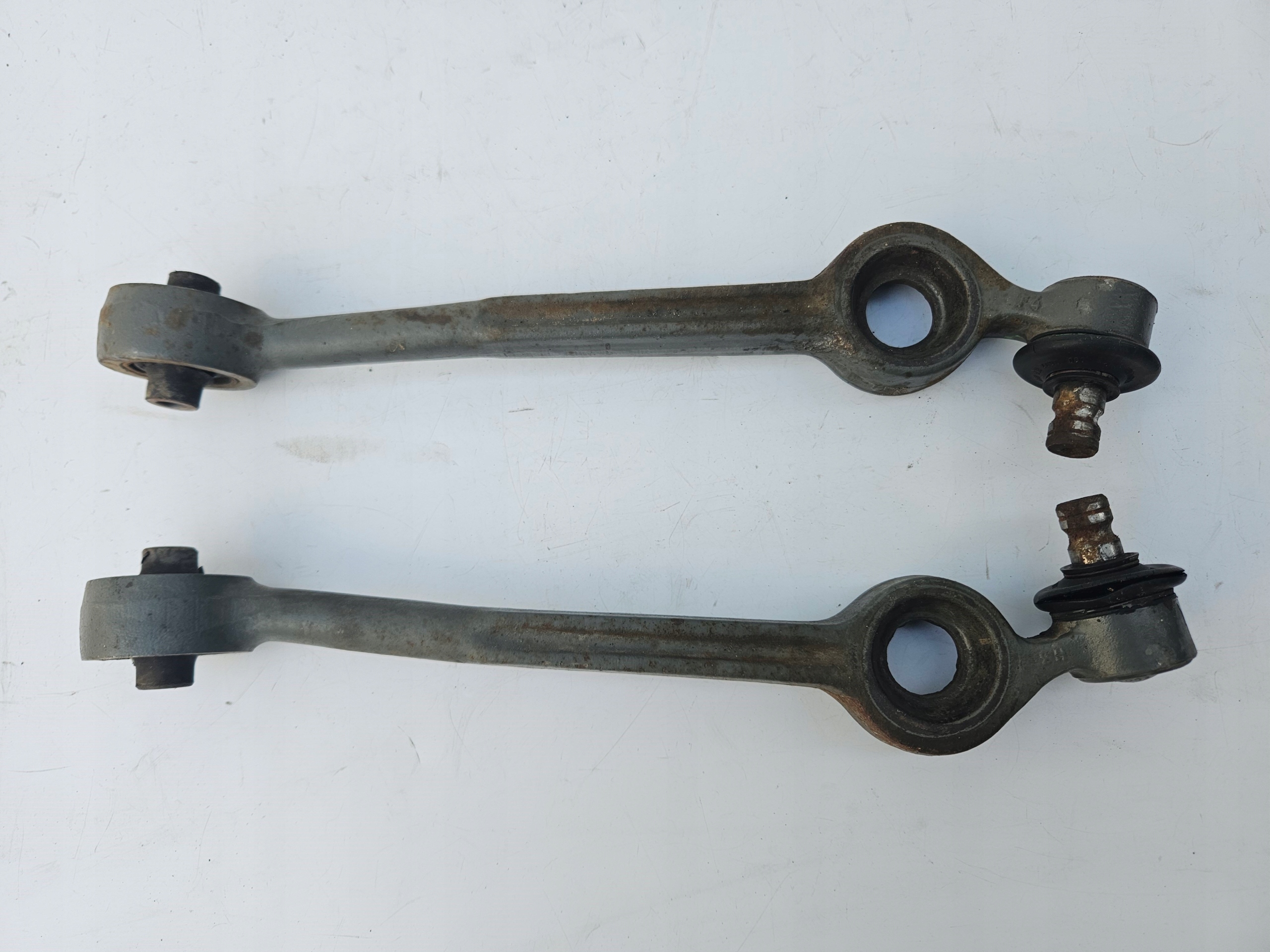 arm left right front AUDI V8 D11 441407151C 441407152C