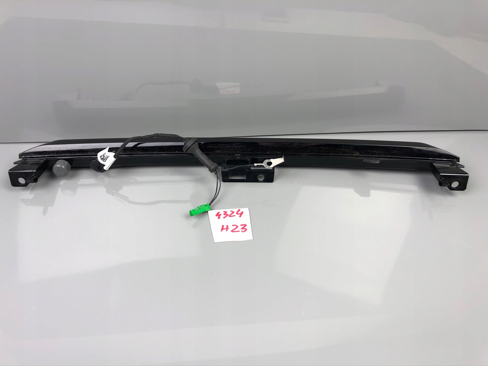 TRZECIE light STOP VOLVO V60 II 31468198