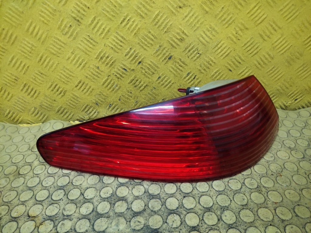 PEUGEOT 607 light left rear part
