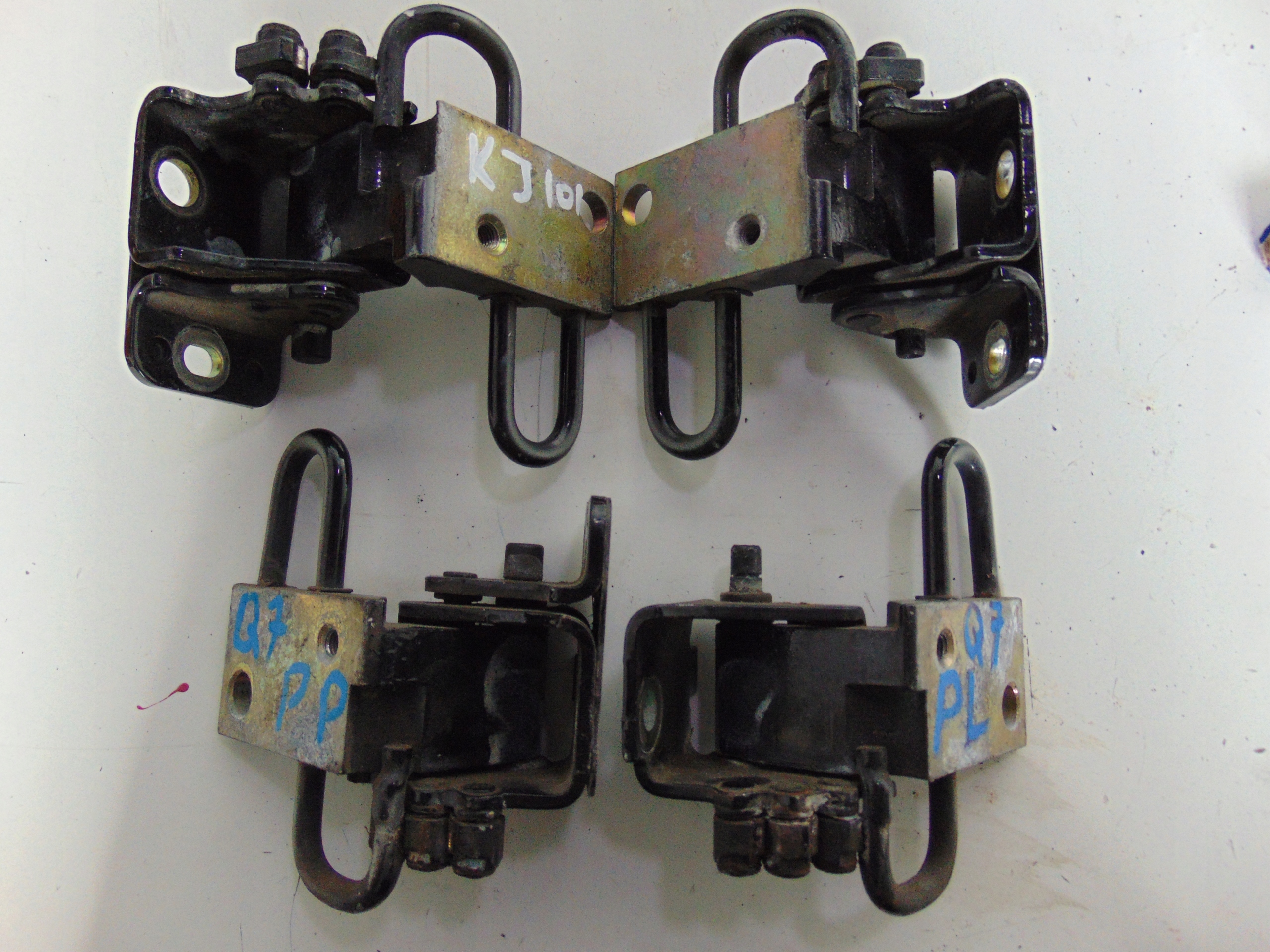 AUDI Q7 ZAWIAS DRZWI RYGIEL