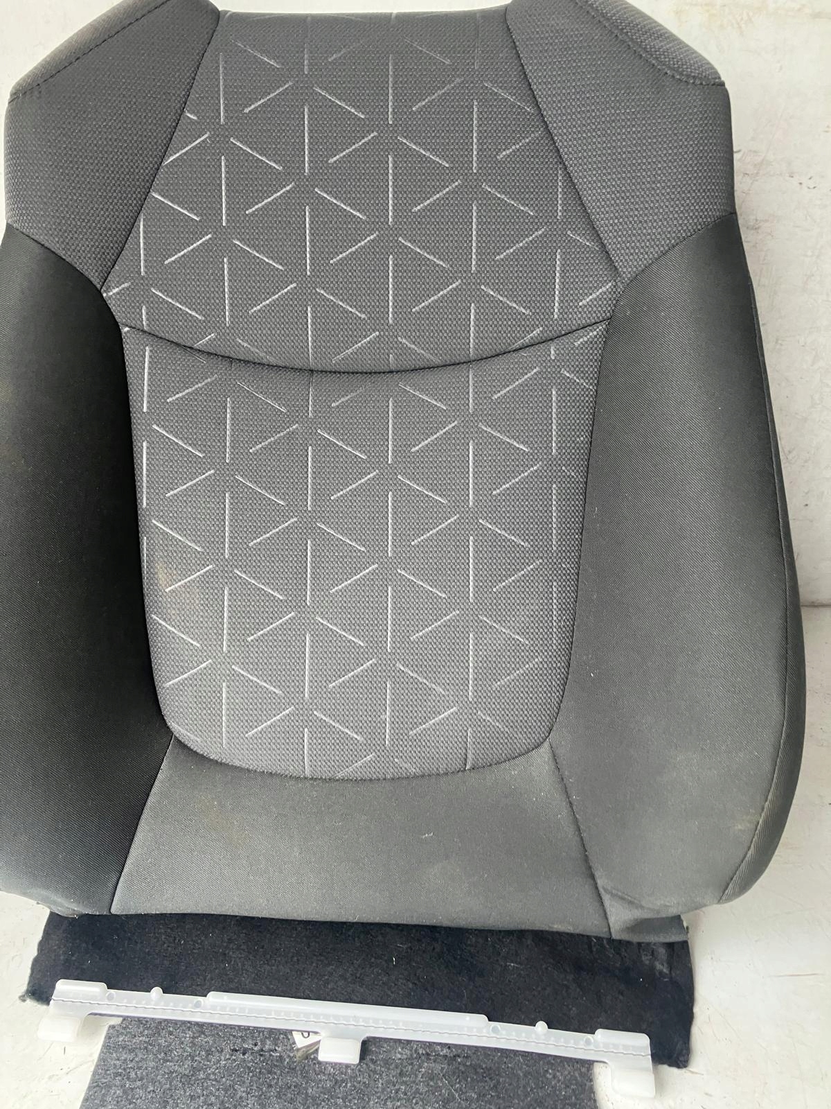 OPARCIE seat driver´s left front TOYOTA RAV4 V