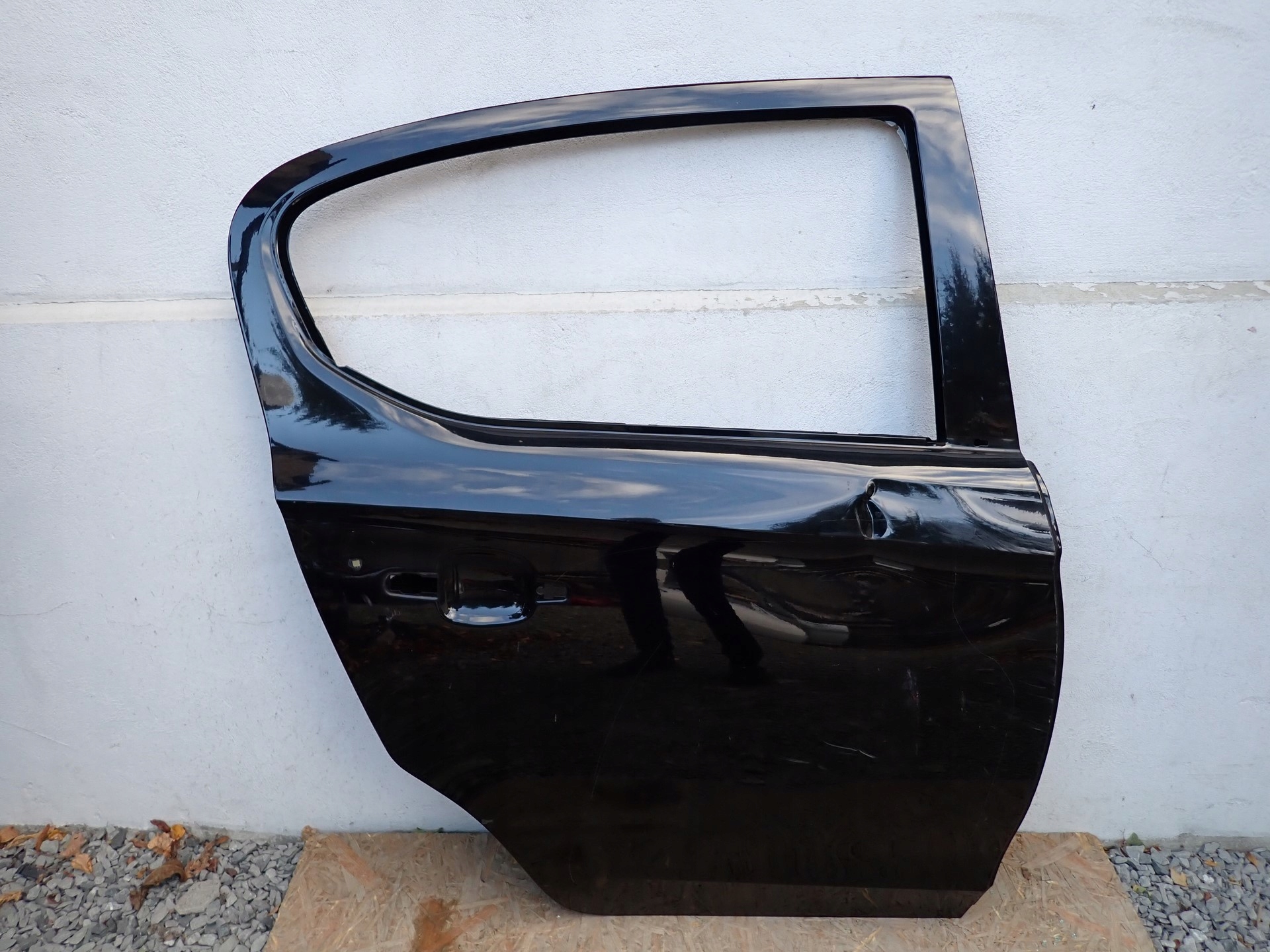 door right rear. right rear part OPEL CORSA E X15 2014