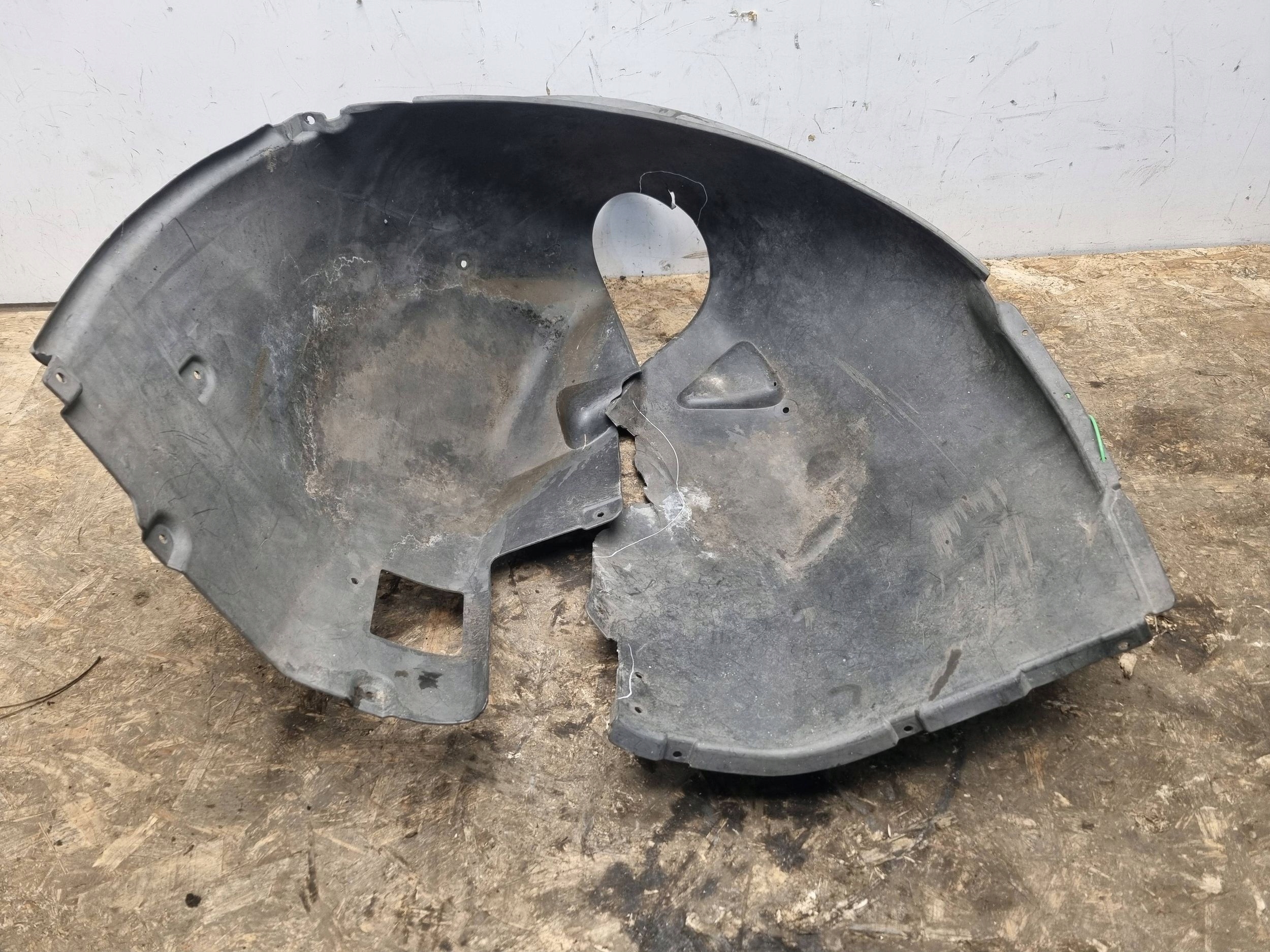 mudguard left front 8223375 BMW 7 E65 E66