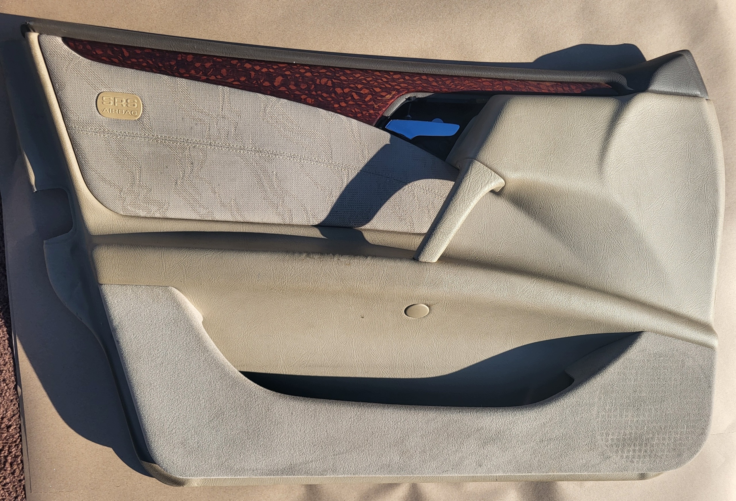 bok dveře tapacír levý předek řidičů MERCEDES E W210 OE EU