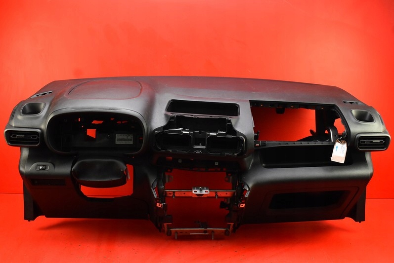 dashboard instrument panel console cockpit EU TOYOTA PROACE CITY 16-21