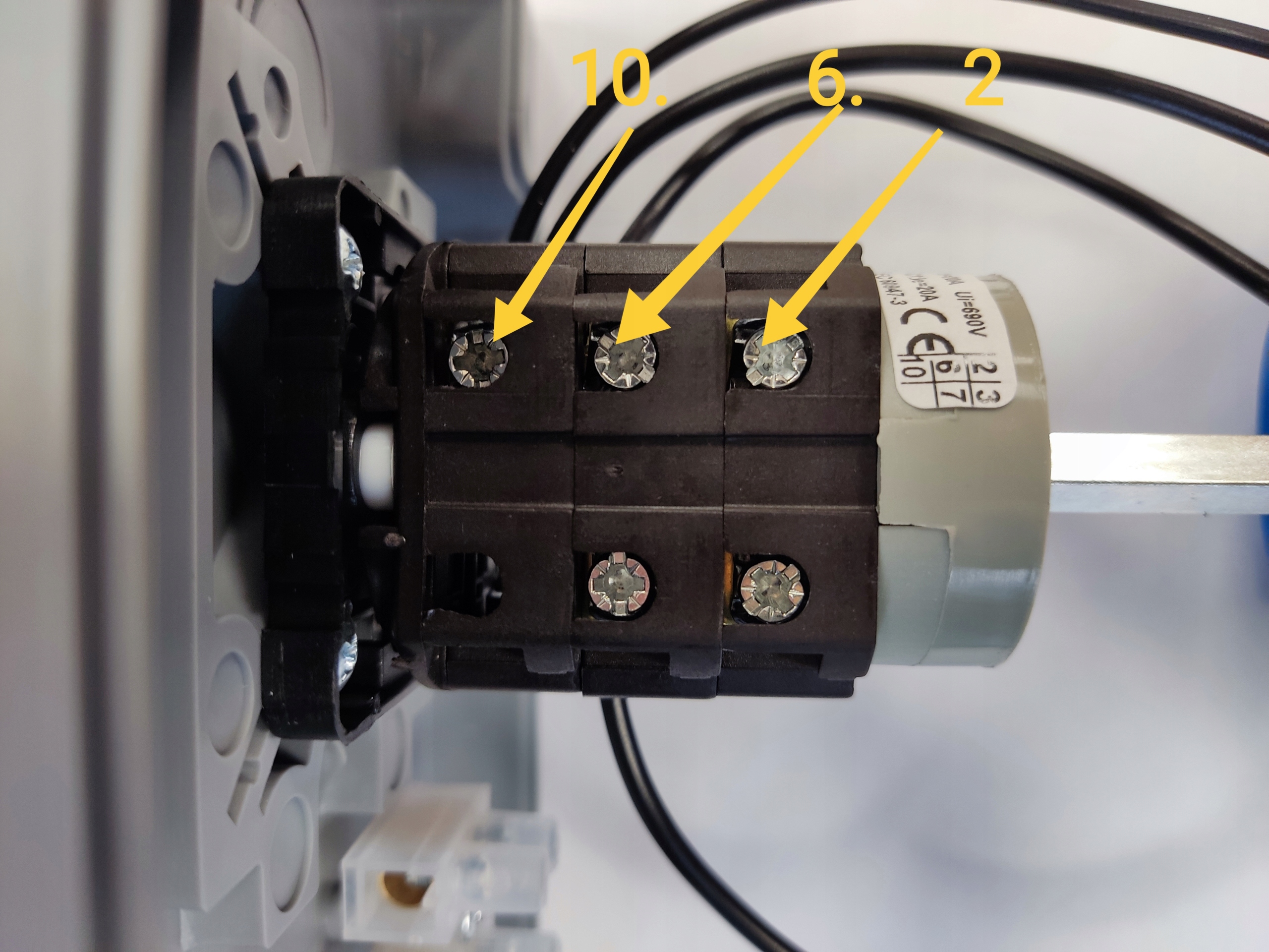 ROZDZIELNICA SKRZYNKA BUDOWLANA WYŁĄCZNIK L0P 32A EAN (GTIN) 5908312154419