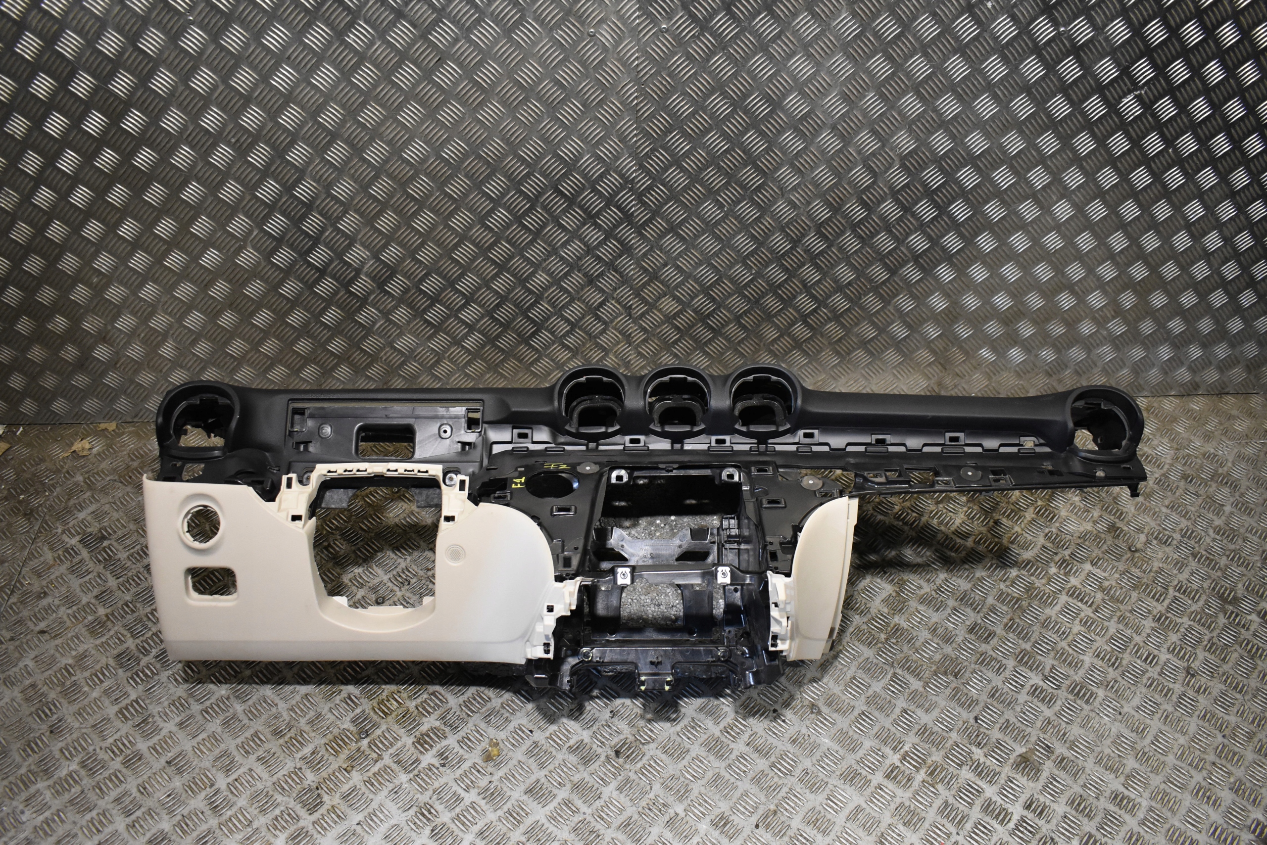 IDEALNA console dashboard HEADUP HEAD UP MERCEDES W206 1