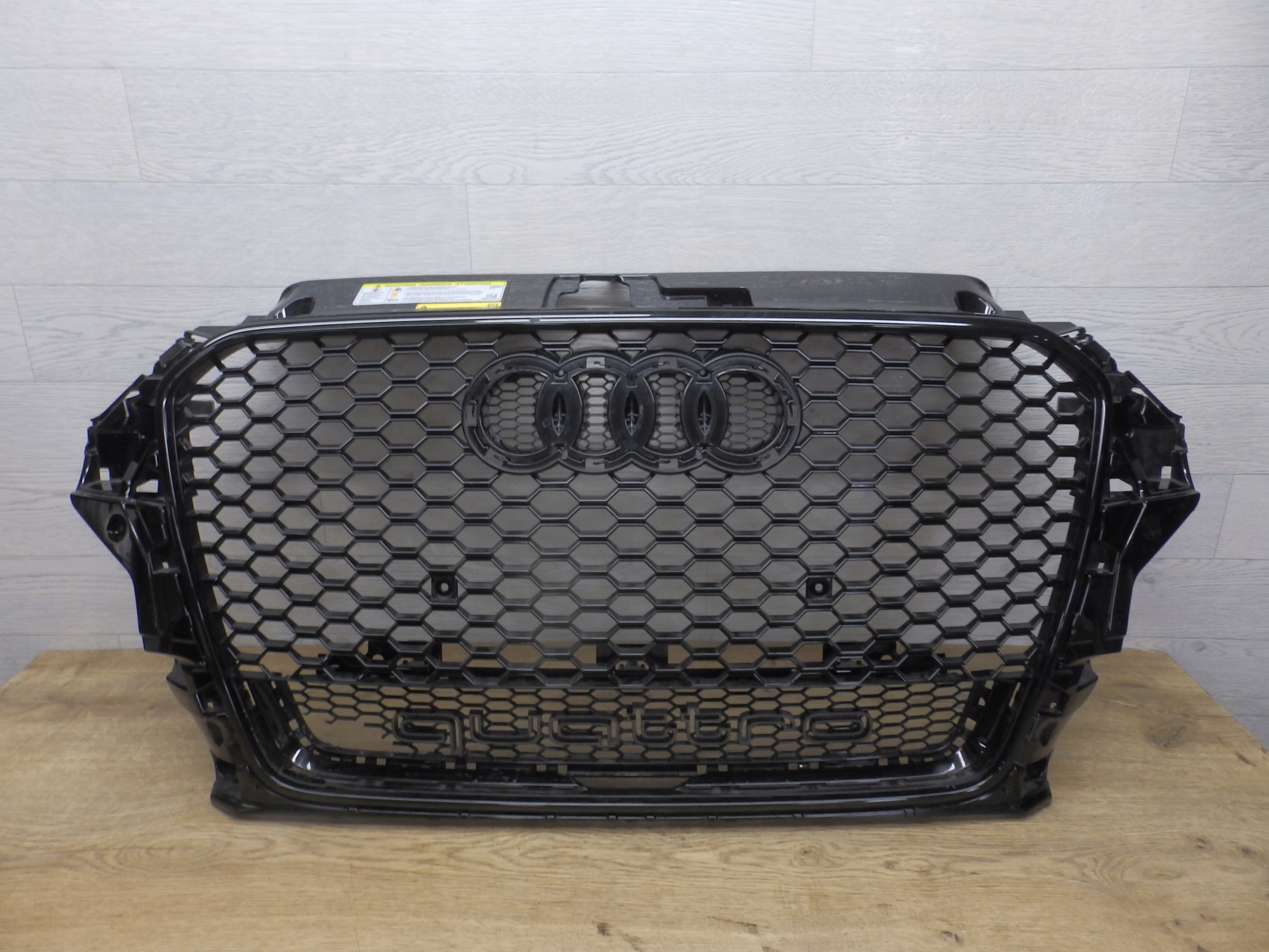 Grill atrapa chłodnicy Audi RS3 Quattro 8V4 lift