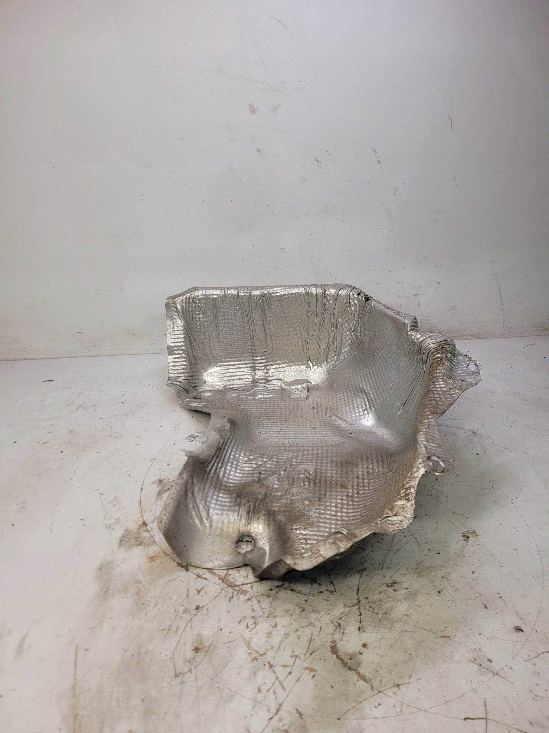 BLENDE ABDECKUNG TERMICZNA LINKS HECK AUDI A4 B9 8W0804173