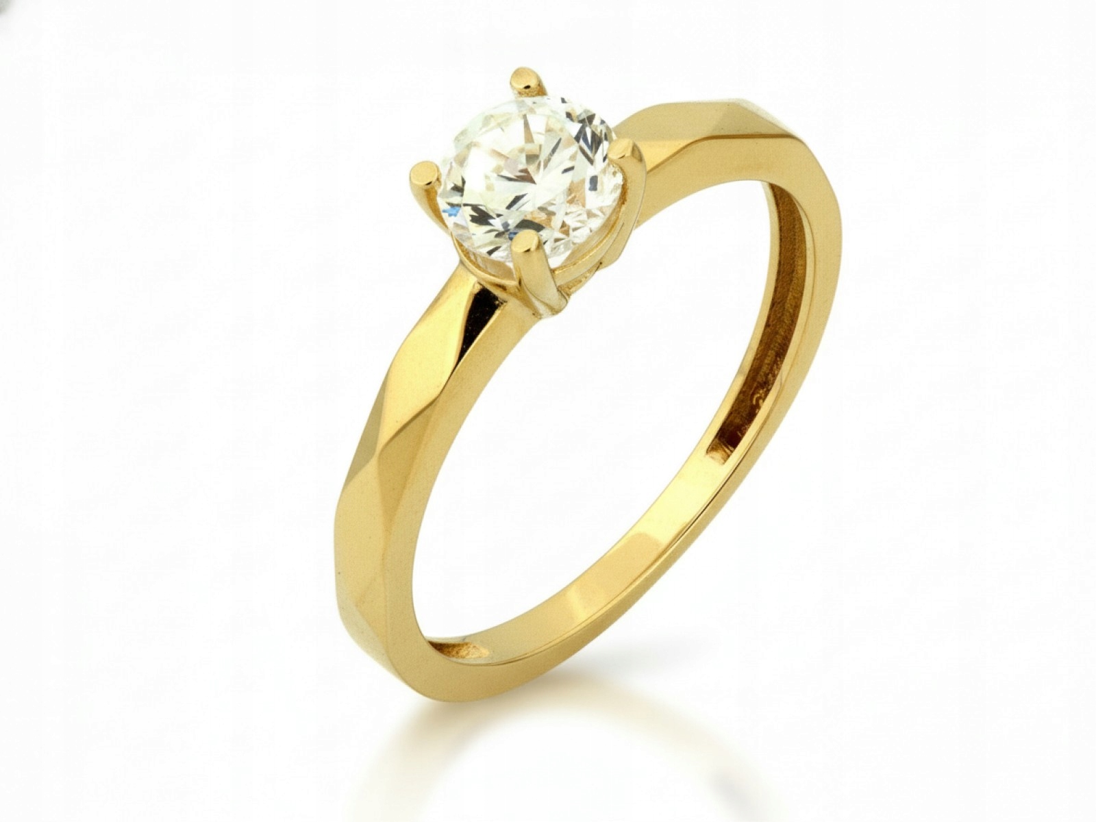 Zlatý dámský prstýnek 585 s kamínky, elegantní design