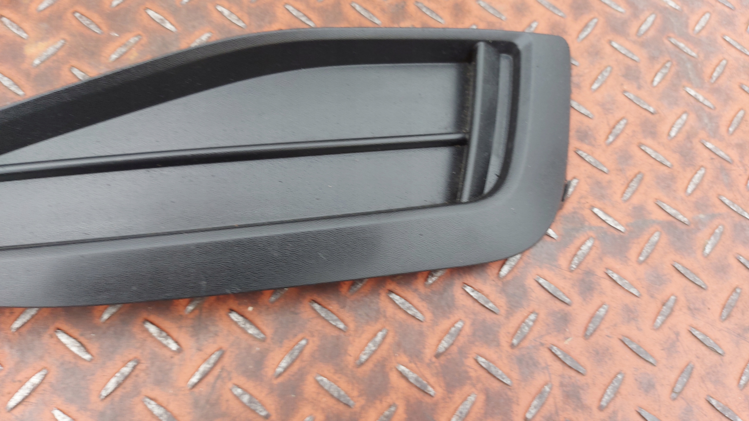 grid of a bumper right right front VW VOLKSWAGEN PASSAT B8 19