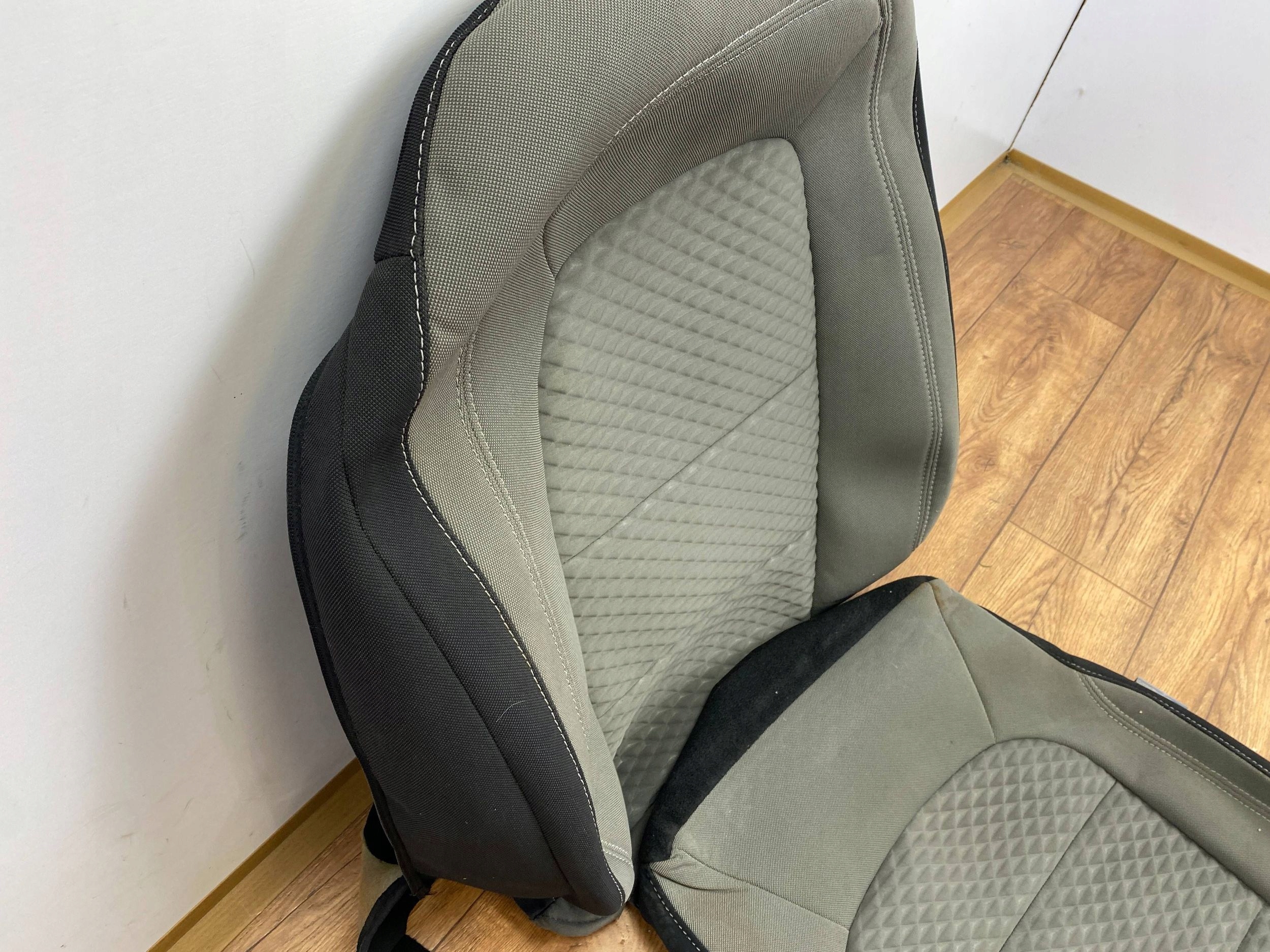 seat driver´s side upholstery material Ford Escape IV Kuga MK3 2020+