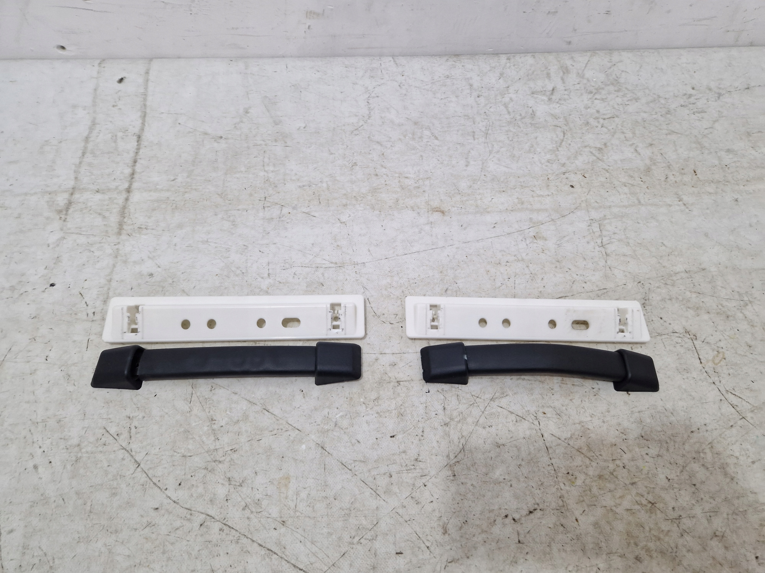 DODGE CHALLENGER 15- handle bracket of the roof