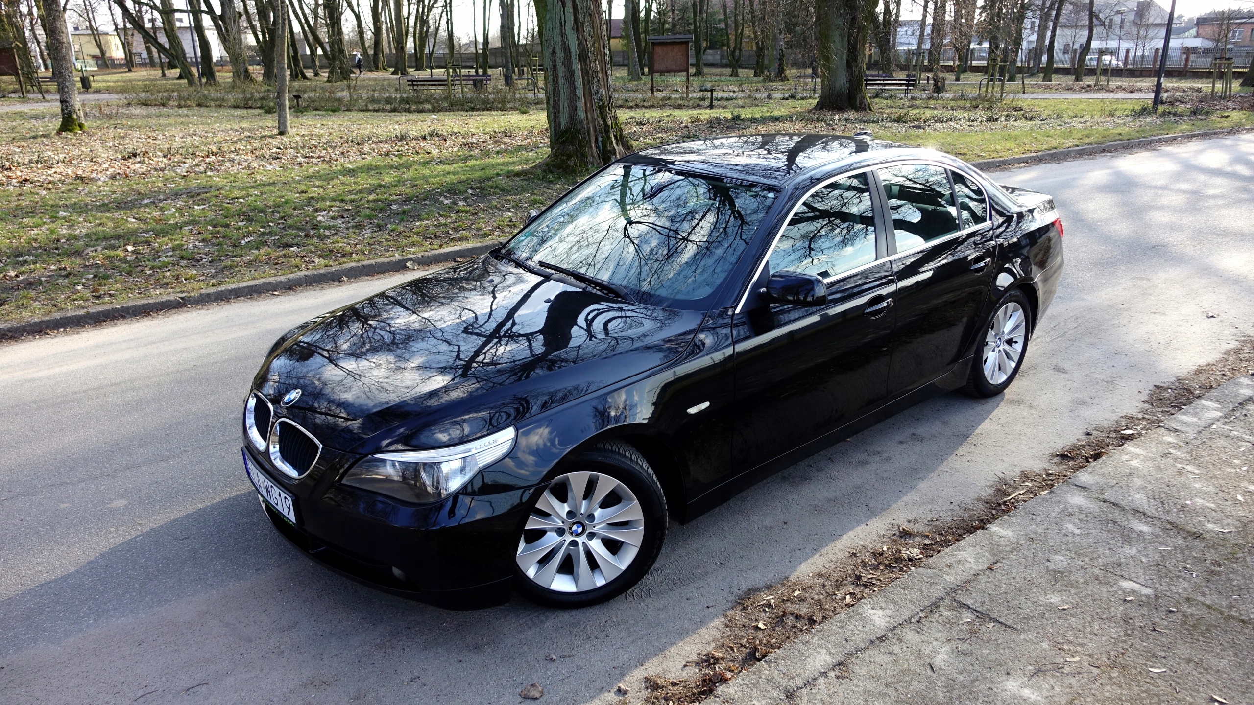 BMW 520 .. Xenon .. 2 x PDC .. Nawigacja .. Bluetooth .. Stan BDB ..