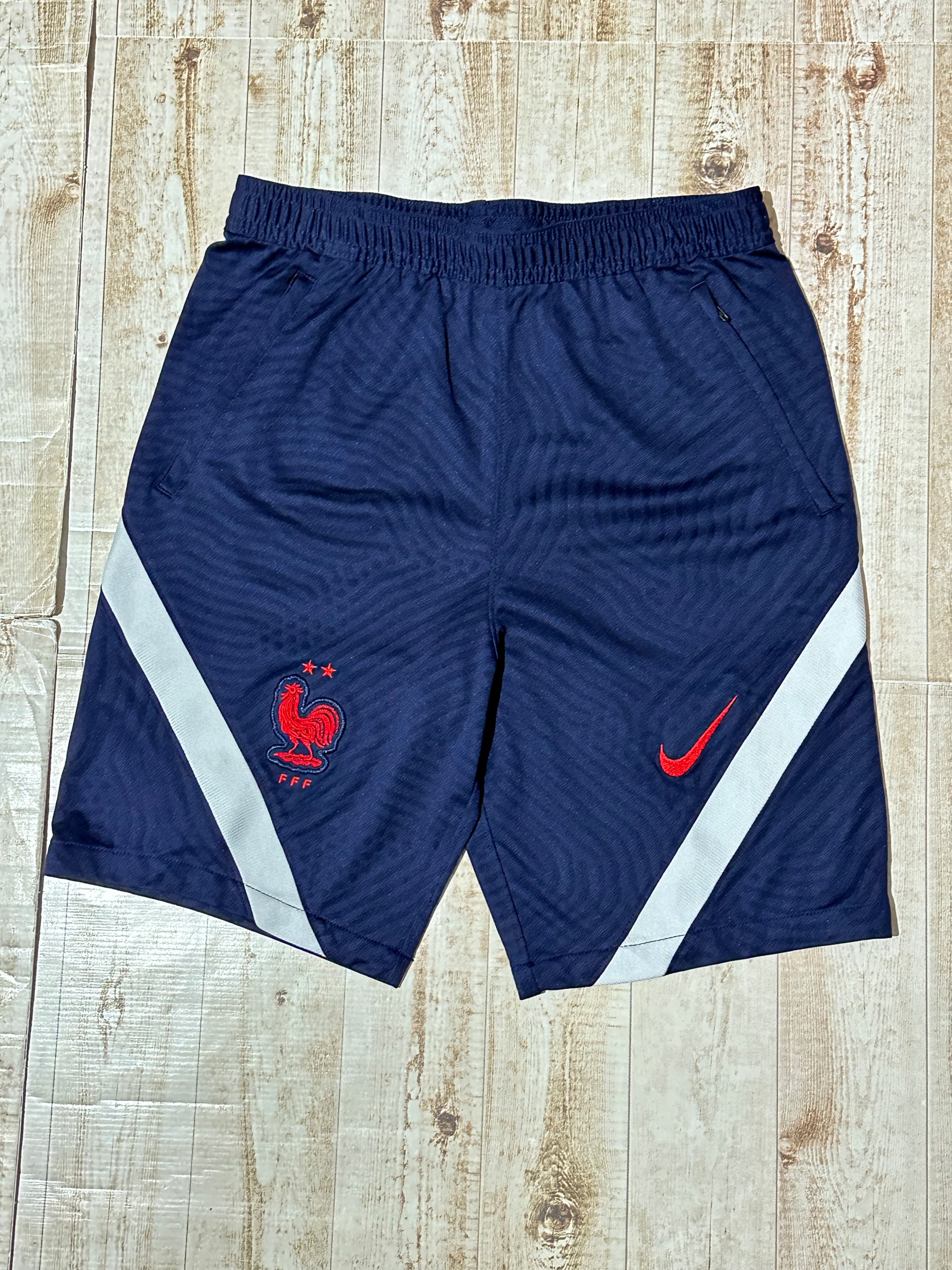 NIKE spodenki piłkarskie piłka nożna reprezentacja Francji Francja 158-170 Rodzaj spodenki