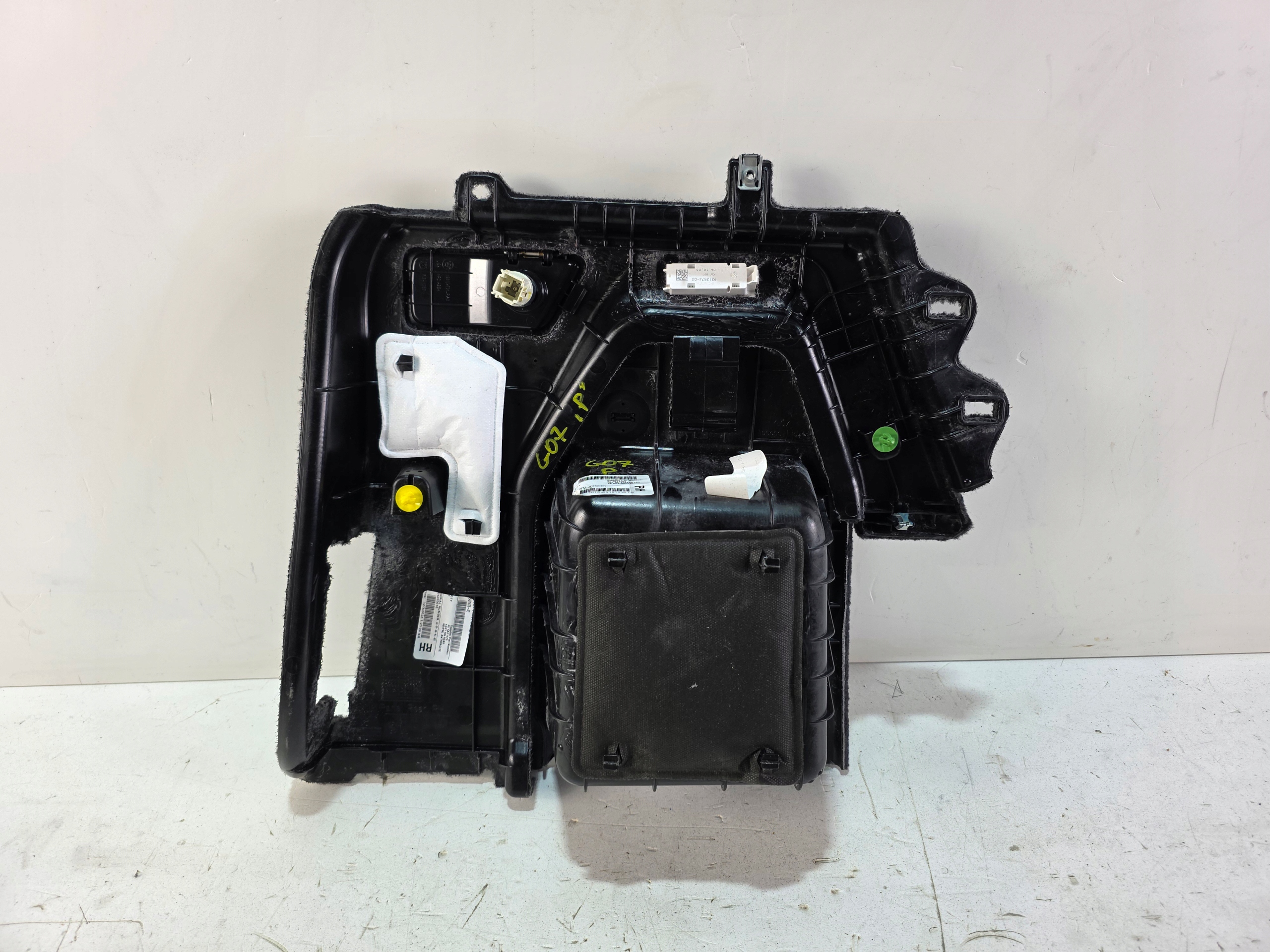boot upholstery right BMW X7 G07 LCI 5A01876 5A018A0