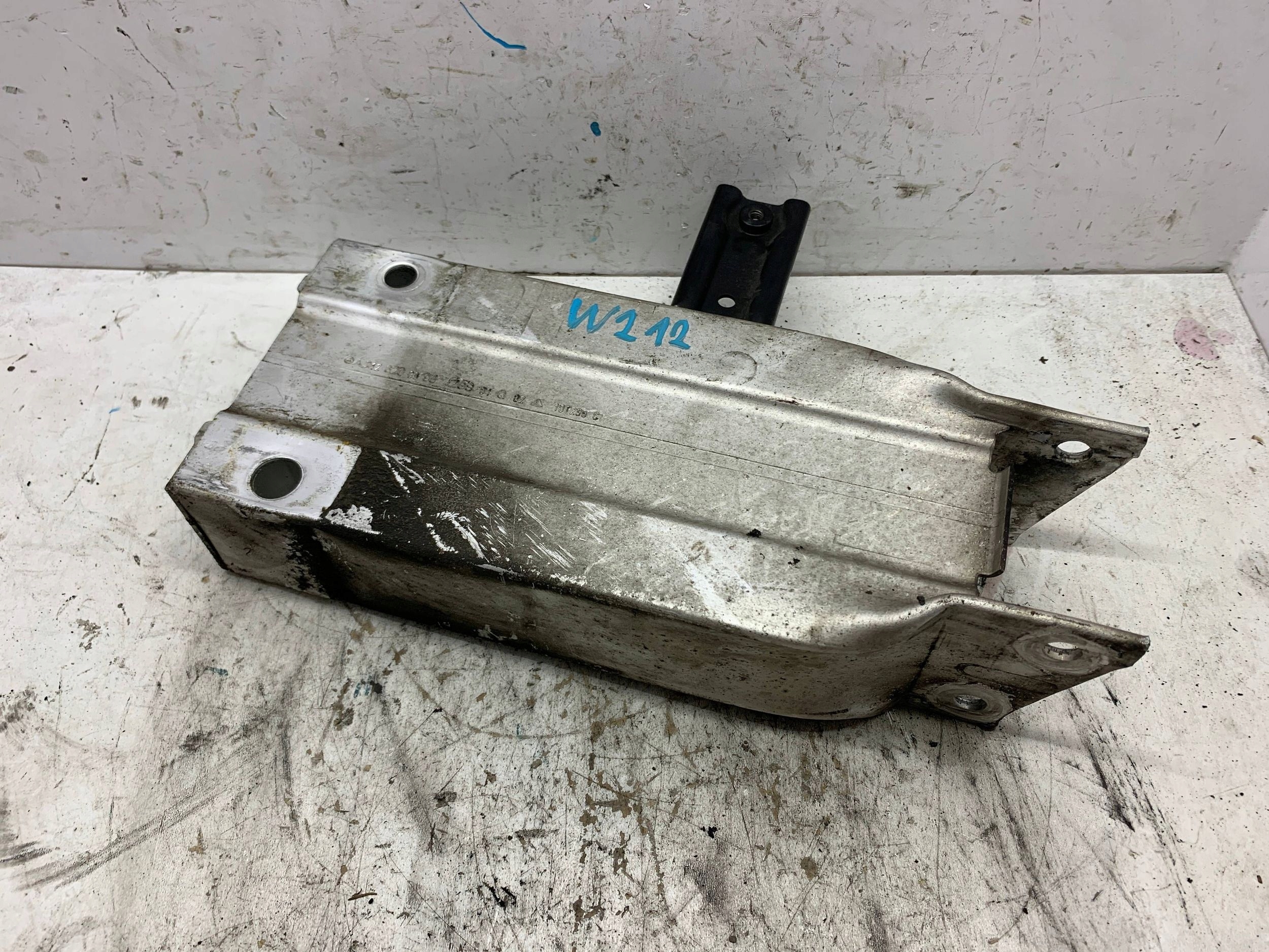 beam tip left A2126200995 MERCEDES W212 (2009-2012)