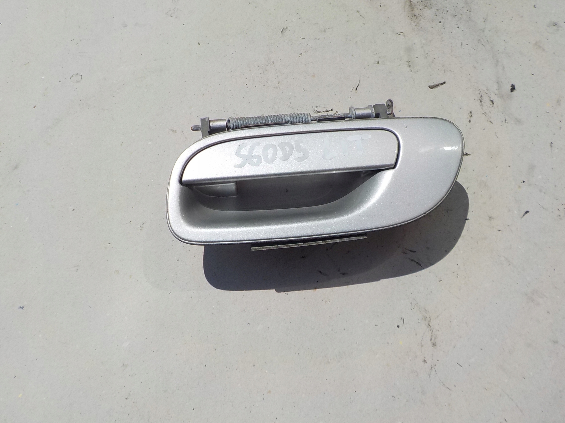 handle left rear part volvo s60 2004r