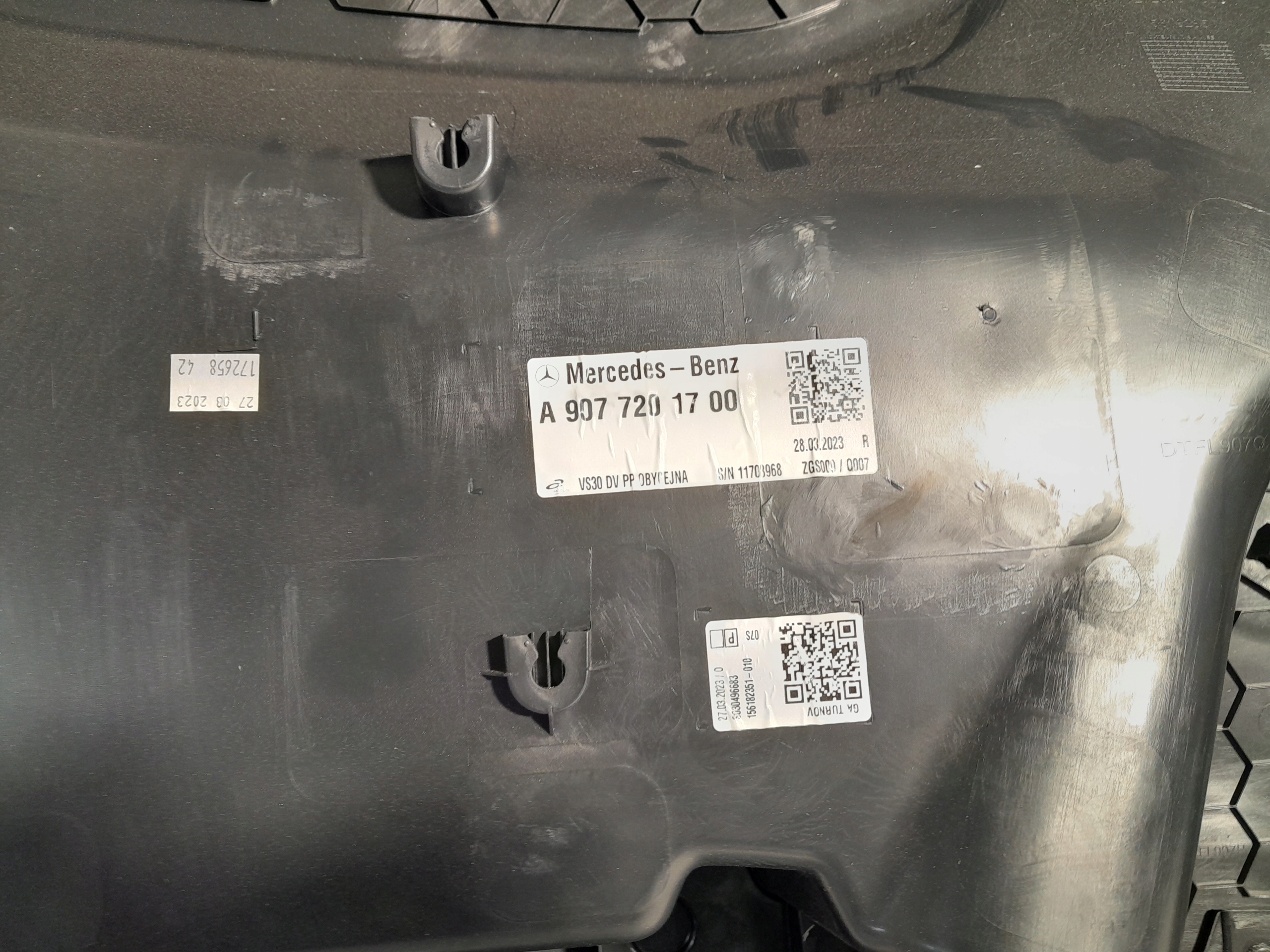 MERCEDES SPRINTER 907 910 side door right front A9077201700