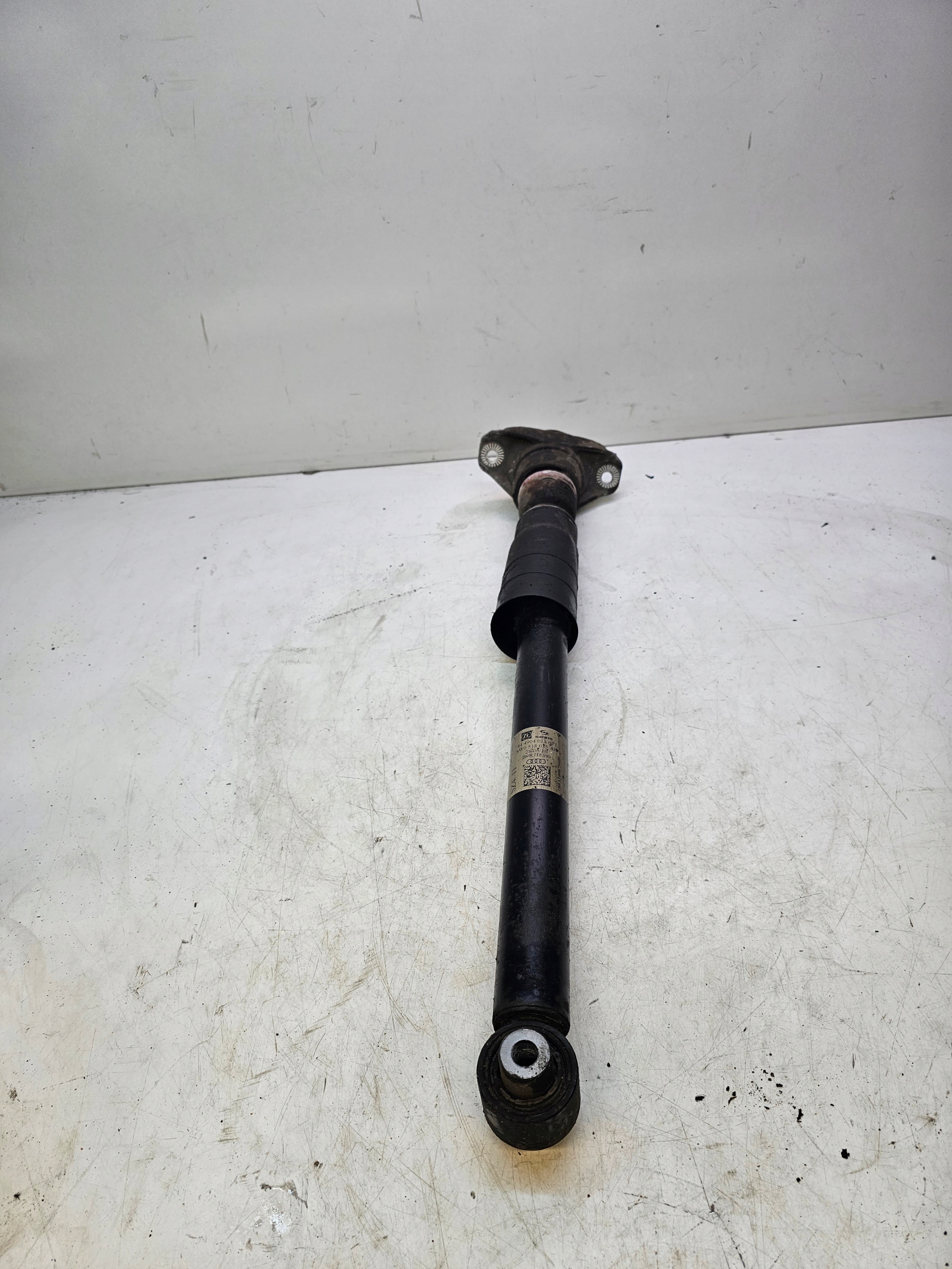 shock absorber left right rear part AUDI A4 B9 8W0513035AD