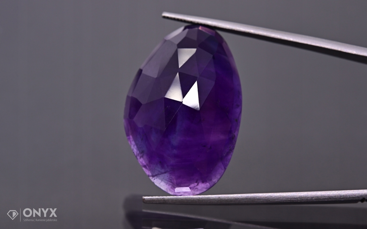 Ametystová fazetovaná nepravidelná rozeta 30x20 mm