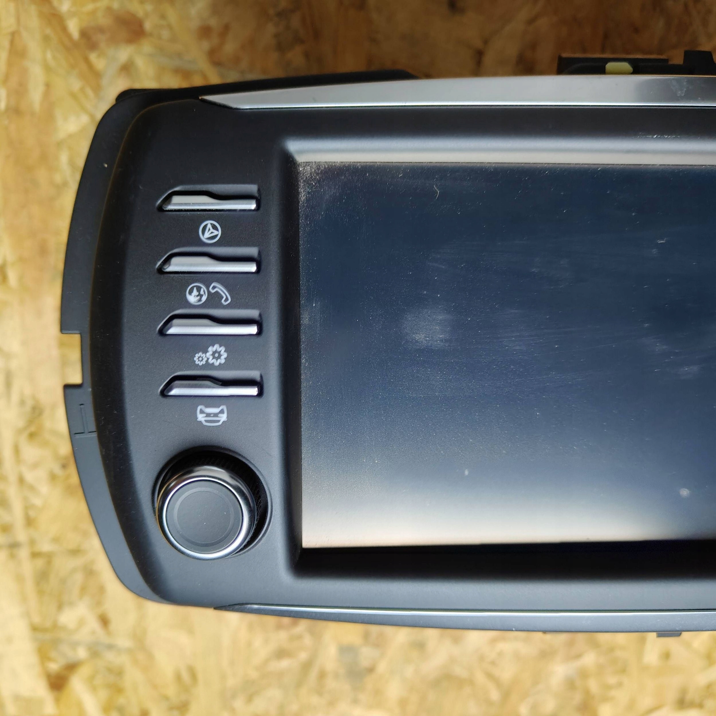 display Toyota Yaris 861400D320