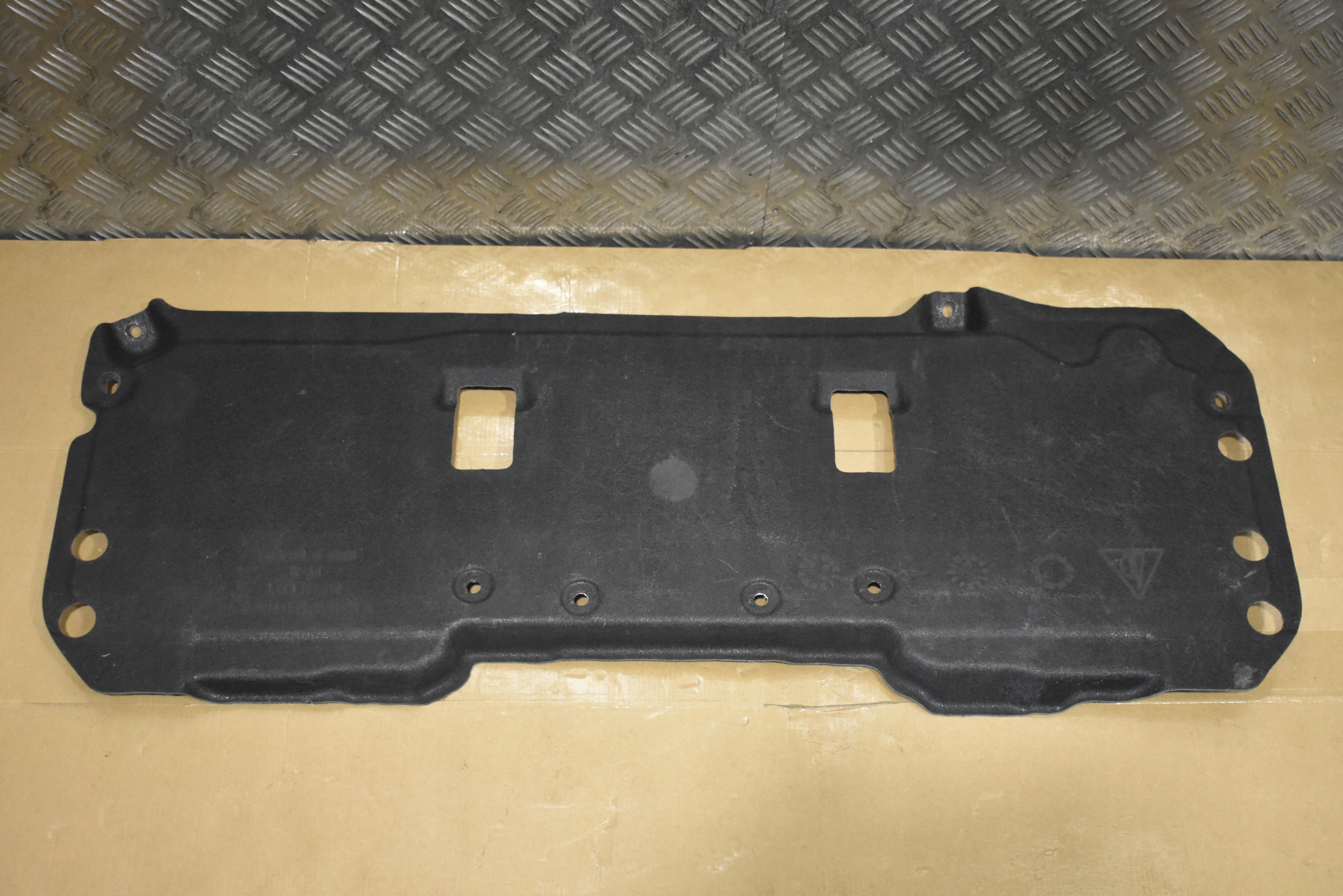 IDEALNA cover chassis PORSCHE CAYENNE 9Y 1