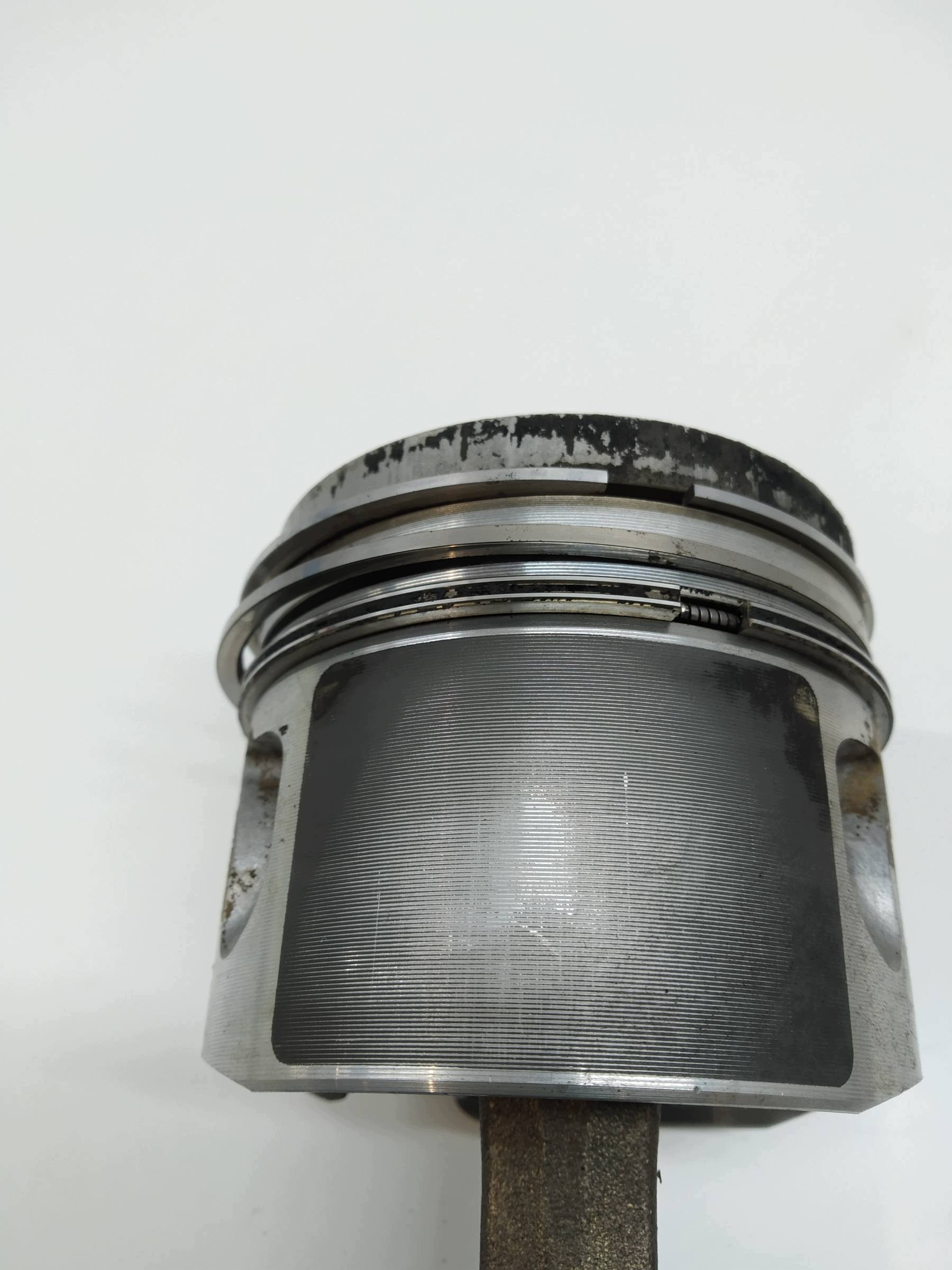 Piston Bielle 2.0 TDI VW Volkswagen Golf V (2004-2009)