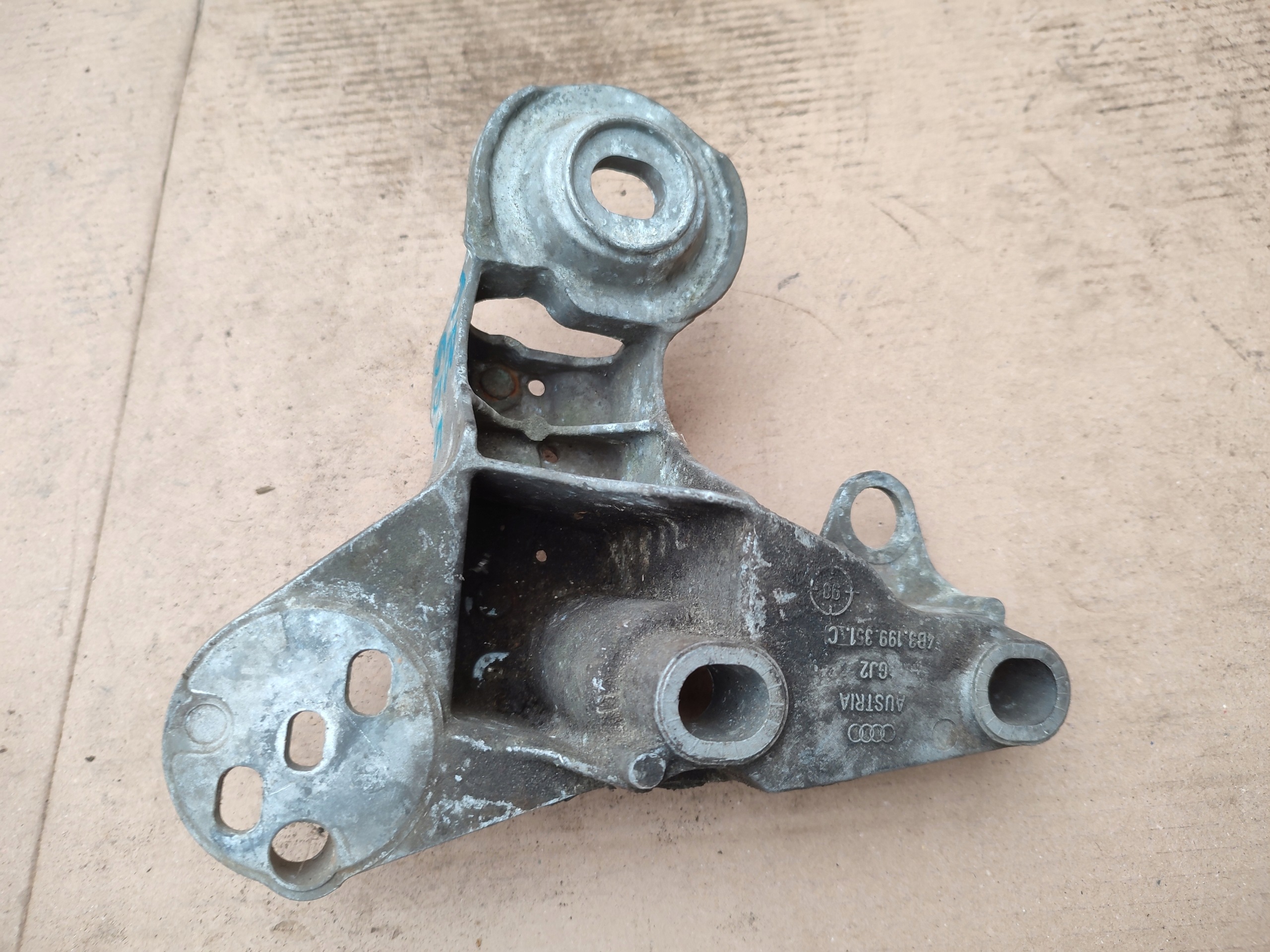 engine mount left Audi S6 A6 4.2 V8 C5 4B3199351C