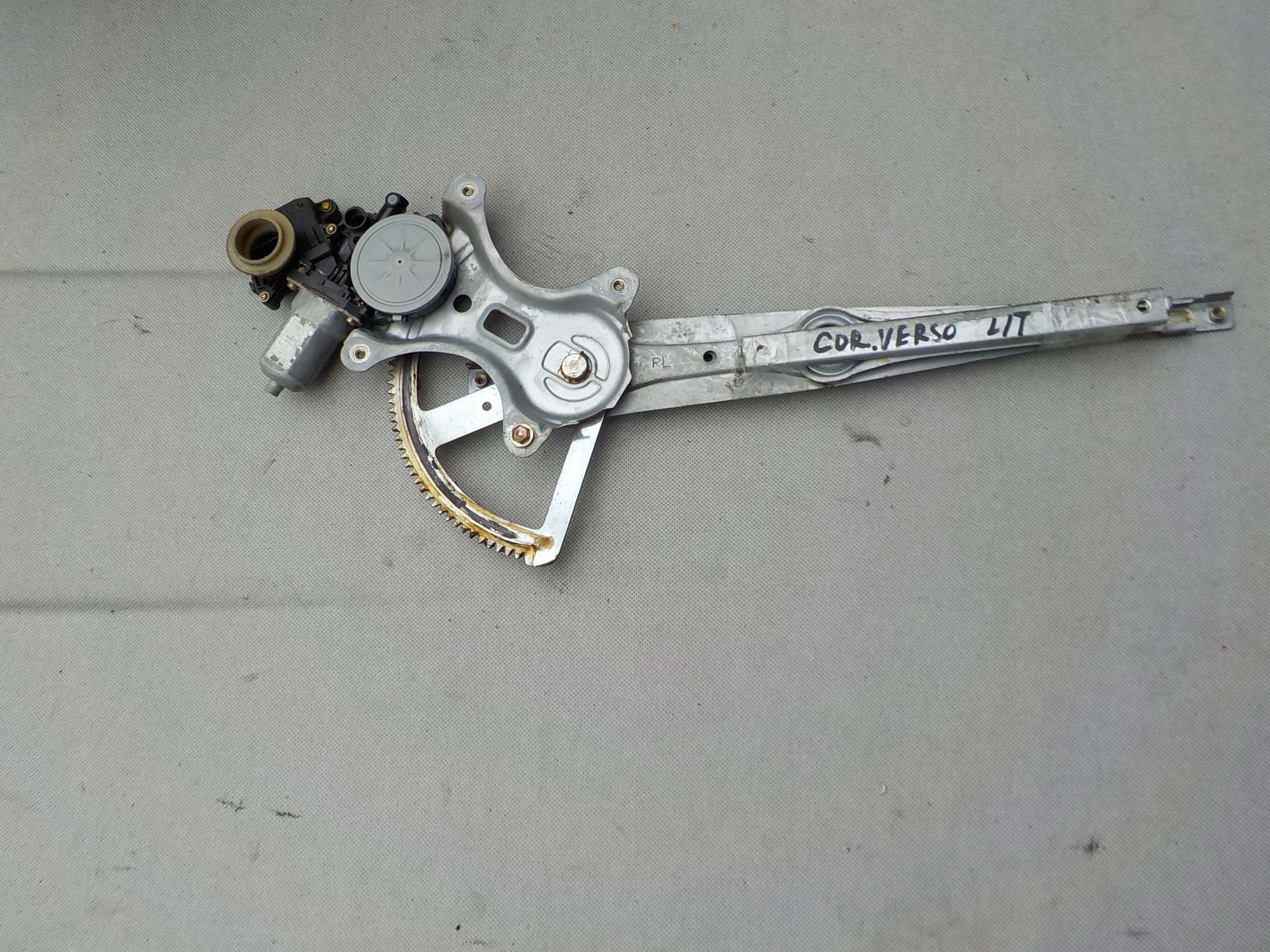 window regulator left rear part toyota corolla verso II 2005r