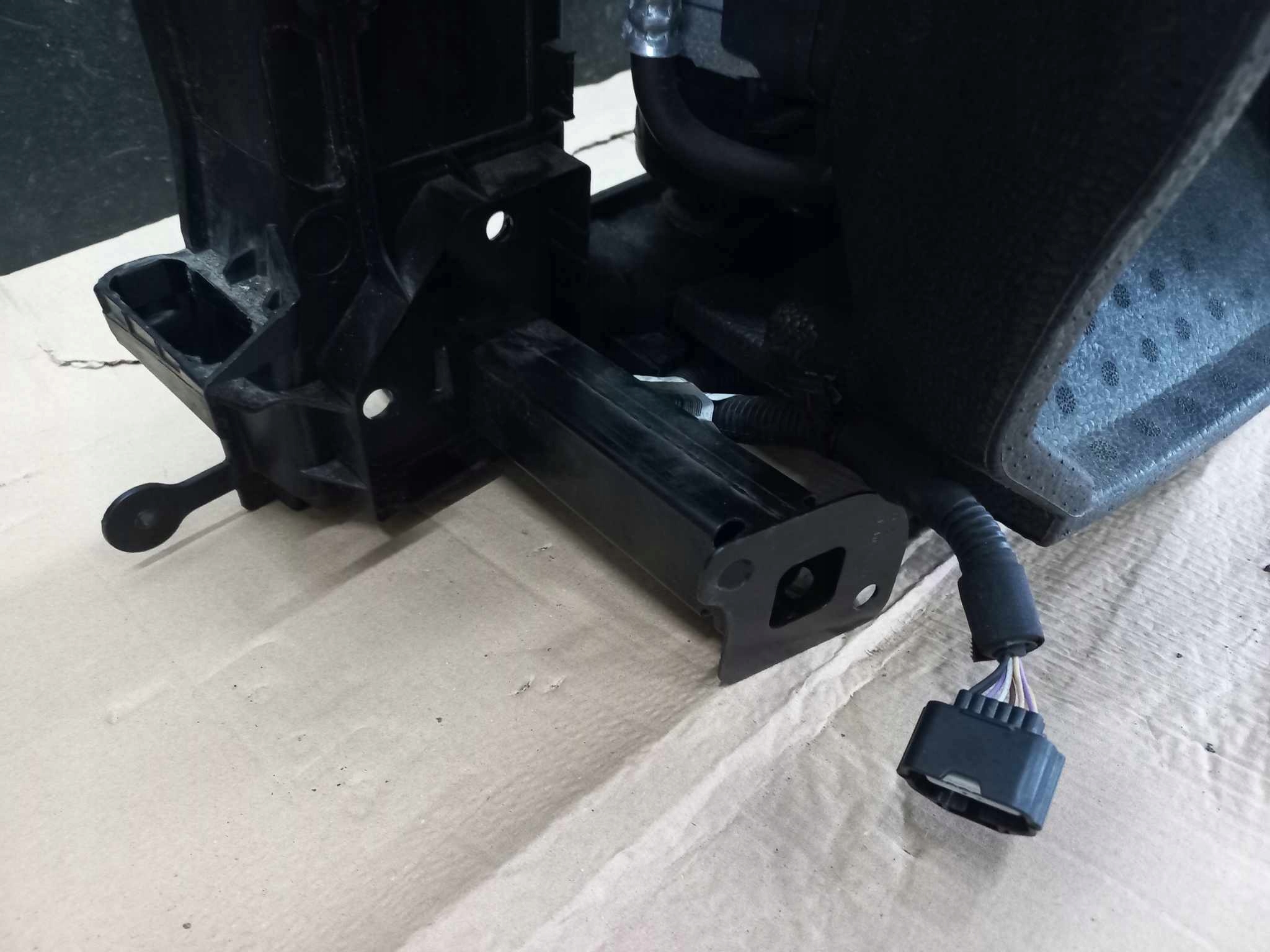 PAS PRZEDNI CHŁODNICE RENAULT CAPTUR II 1.0 TCE 11 TYŚ Producent części Renault OE