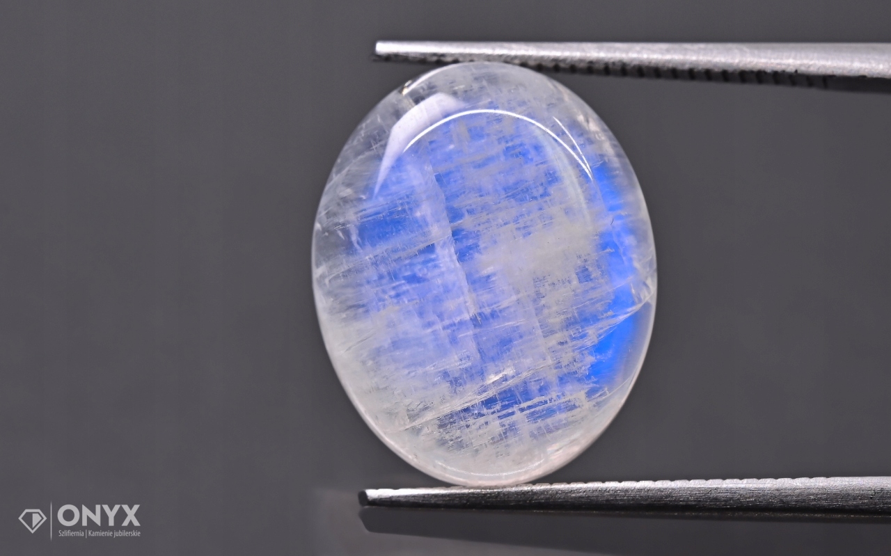 Měsíční kámen konvexní mělký ovál 15x12 mm