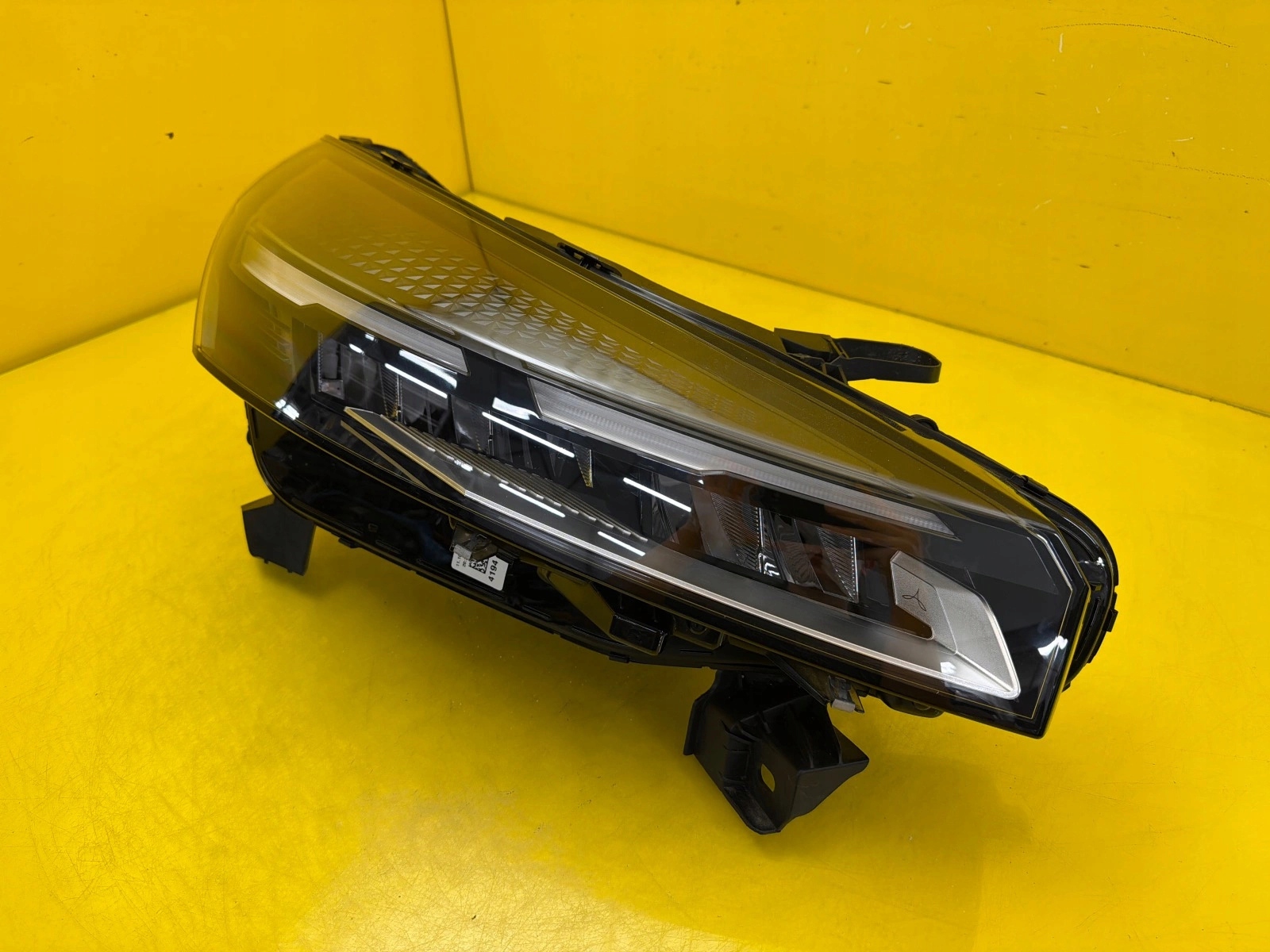 light right front Renault Clio V 5 Lift 260103507R Full Led