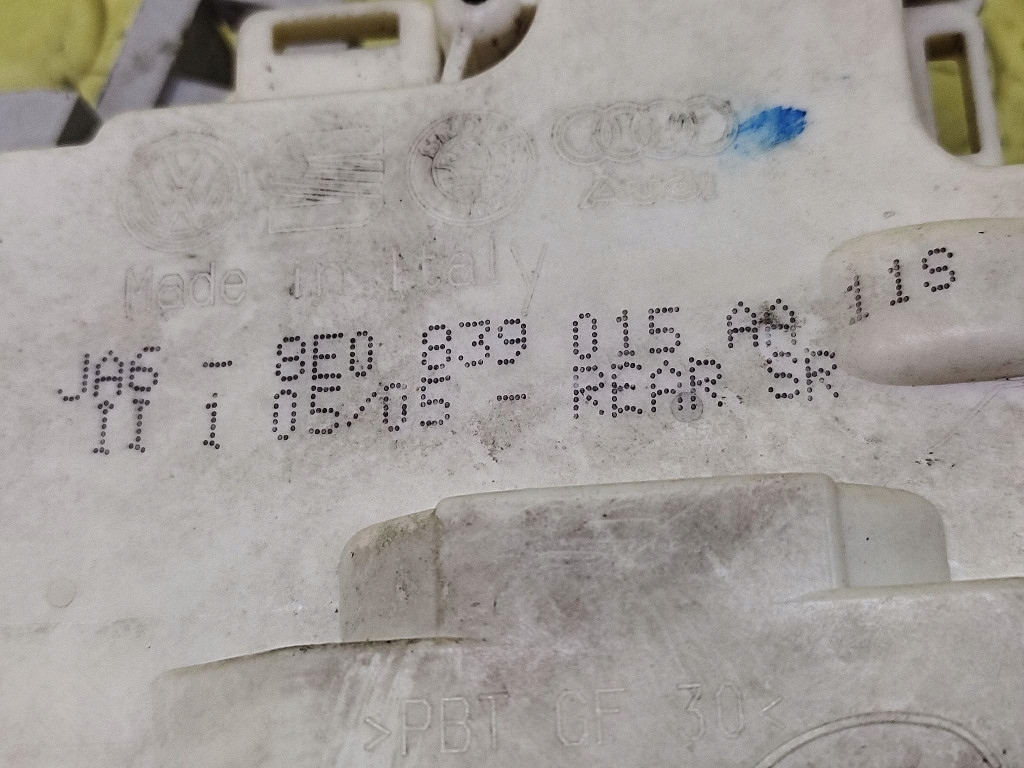 AUDI A4 B7 lock door left rear part 8E0839015AA