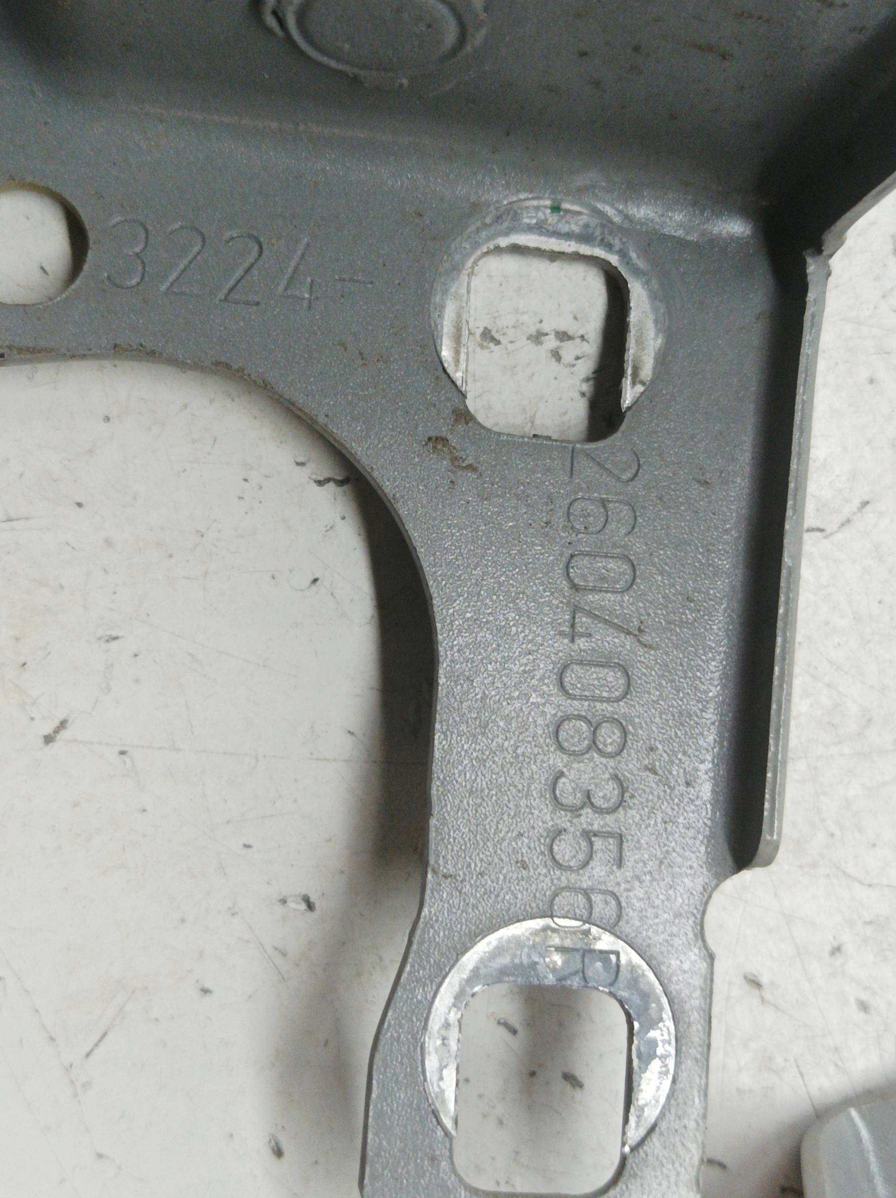 Poignées Support plaque Aile KOMPLET 625609619R Dacia Duster III (2024- )