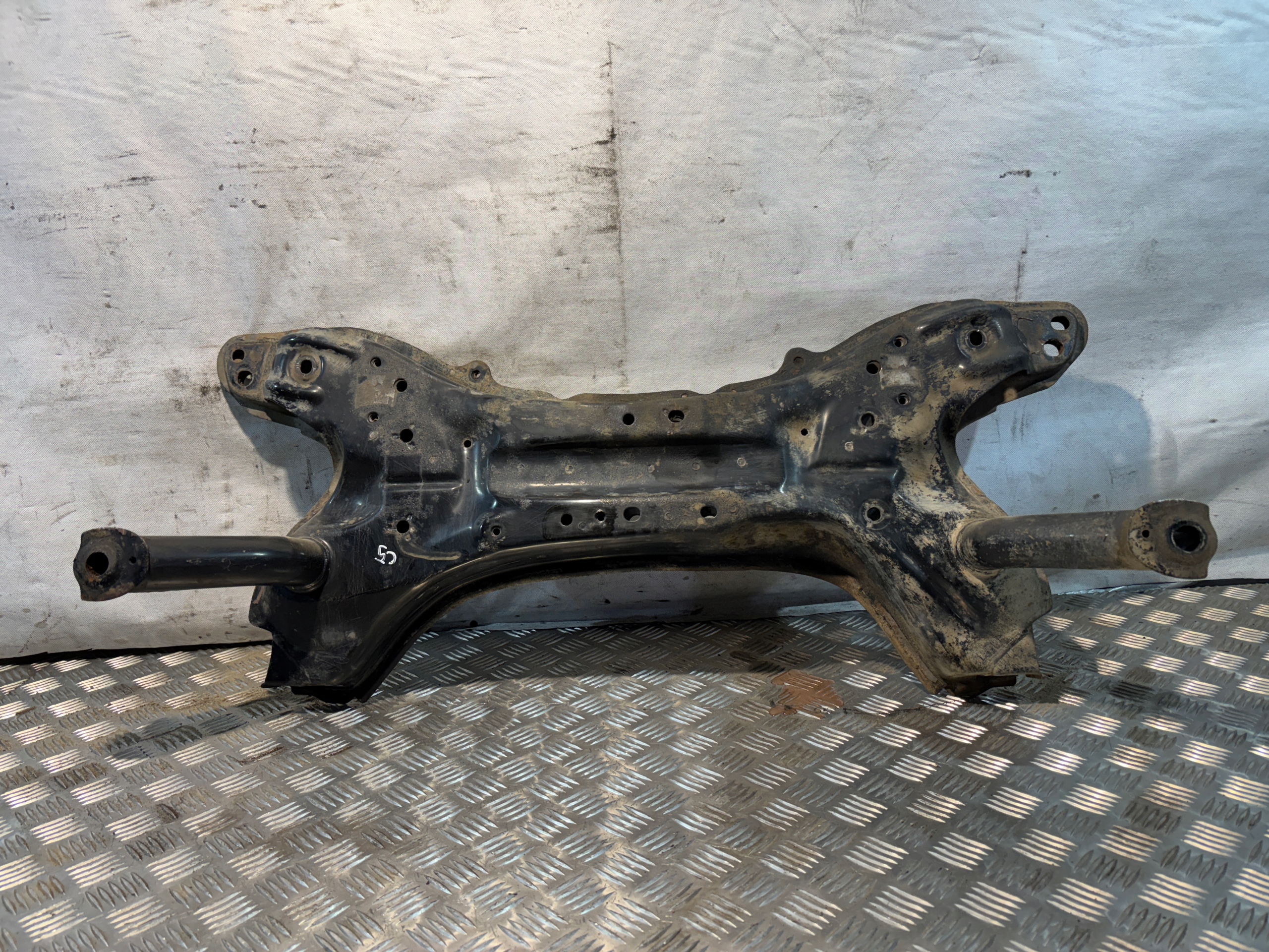 subframe axle beam front Toyota Yaris and 1 1,4 DI